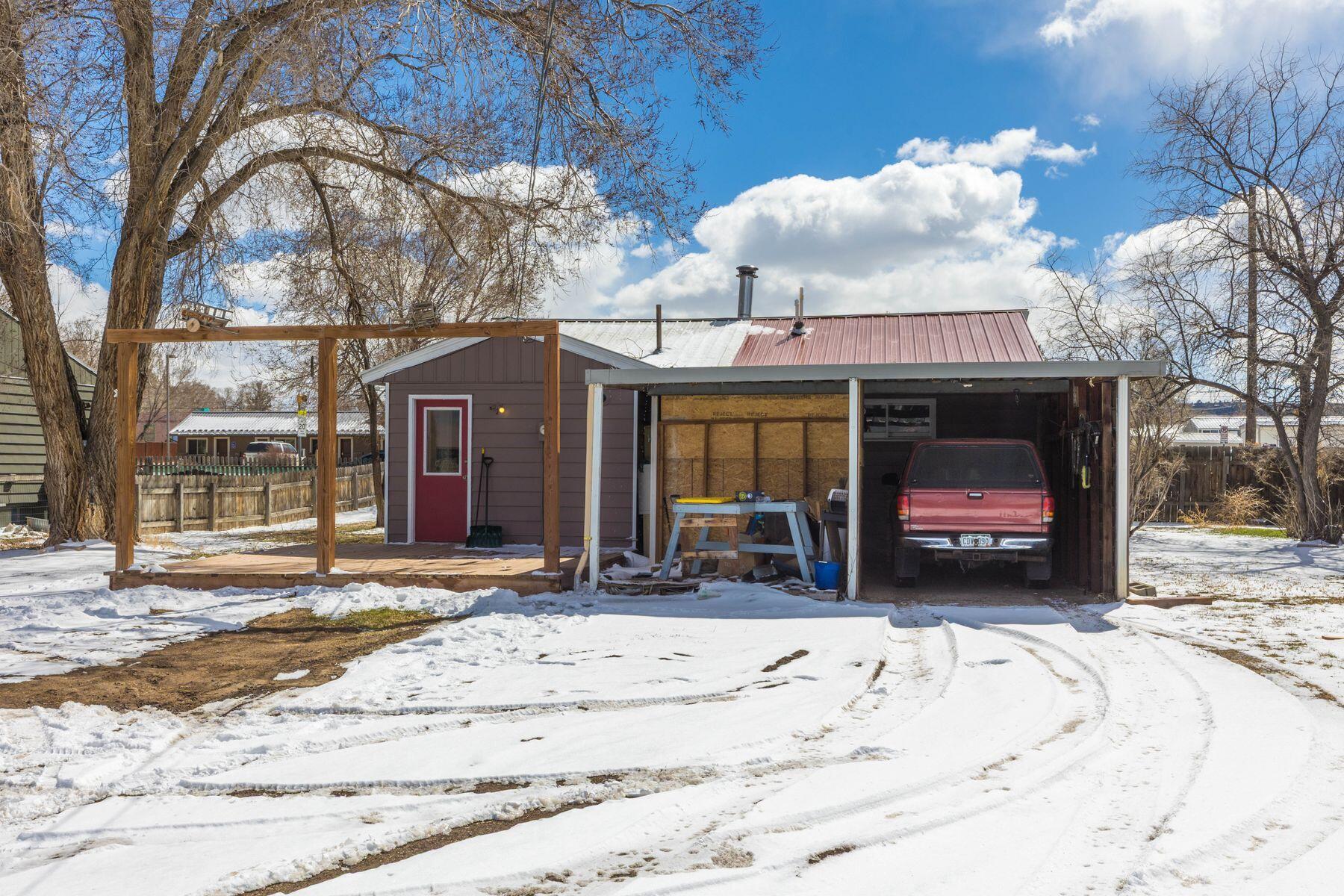1135 Grand Avenue Property Photo 6
