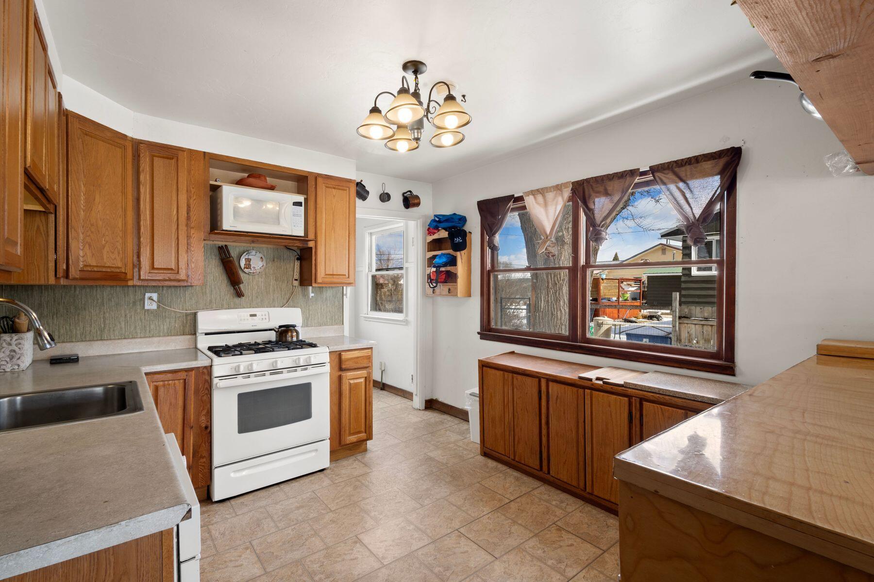 1135 Grand Avenue Property Photo 21
