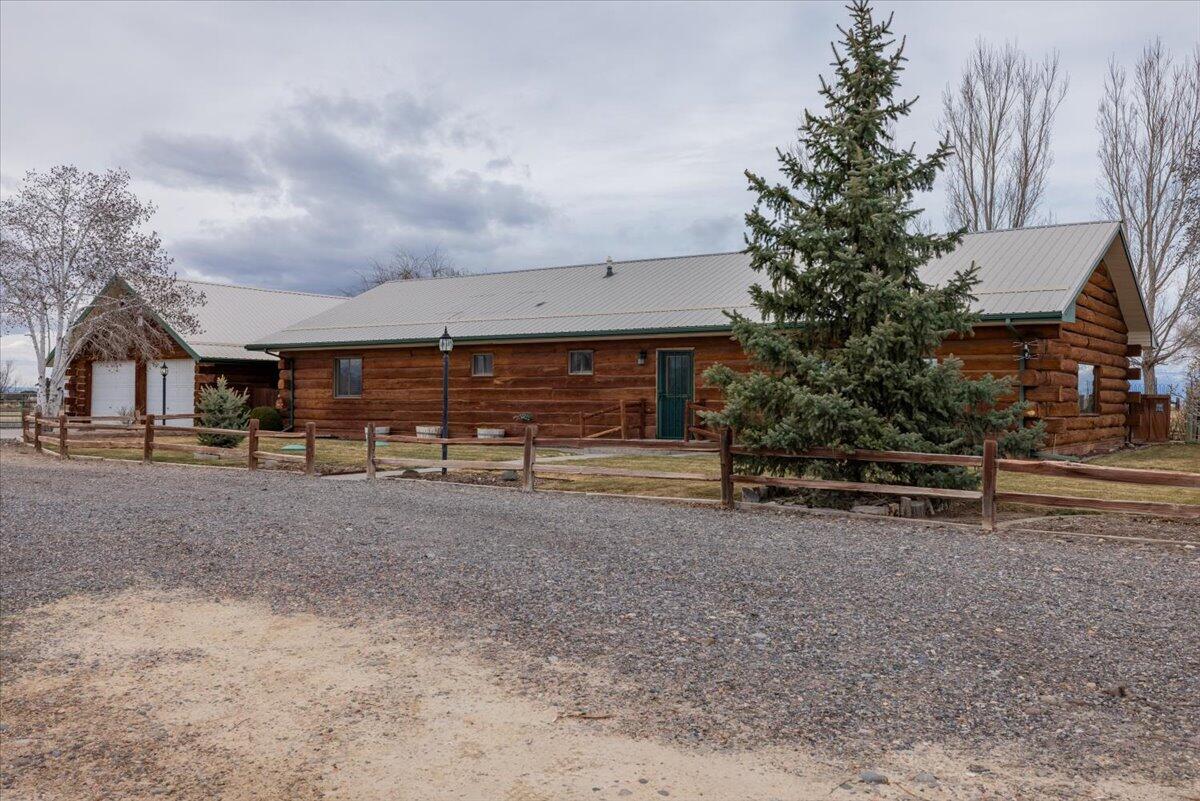 61181 Falcon Rd Property Photo 1