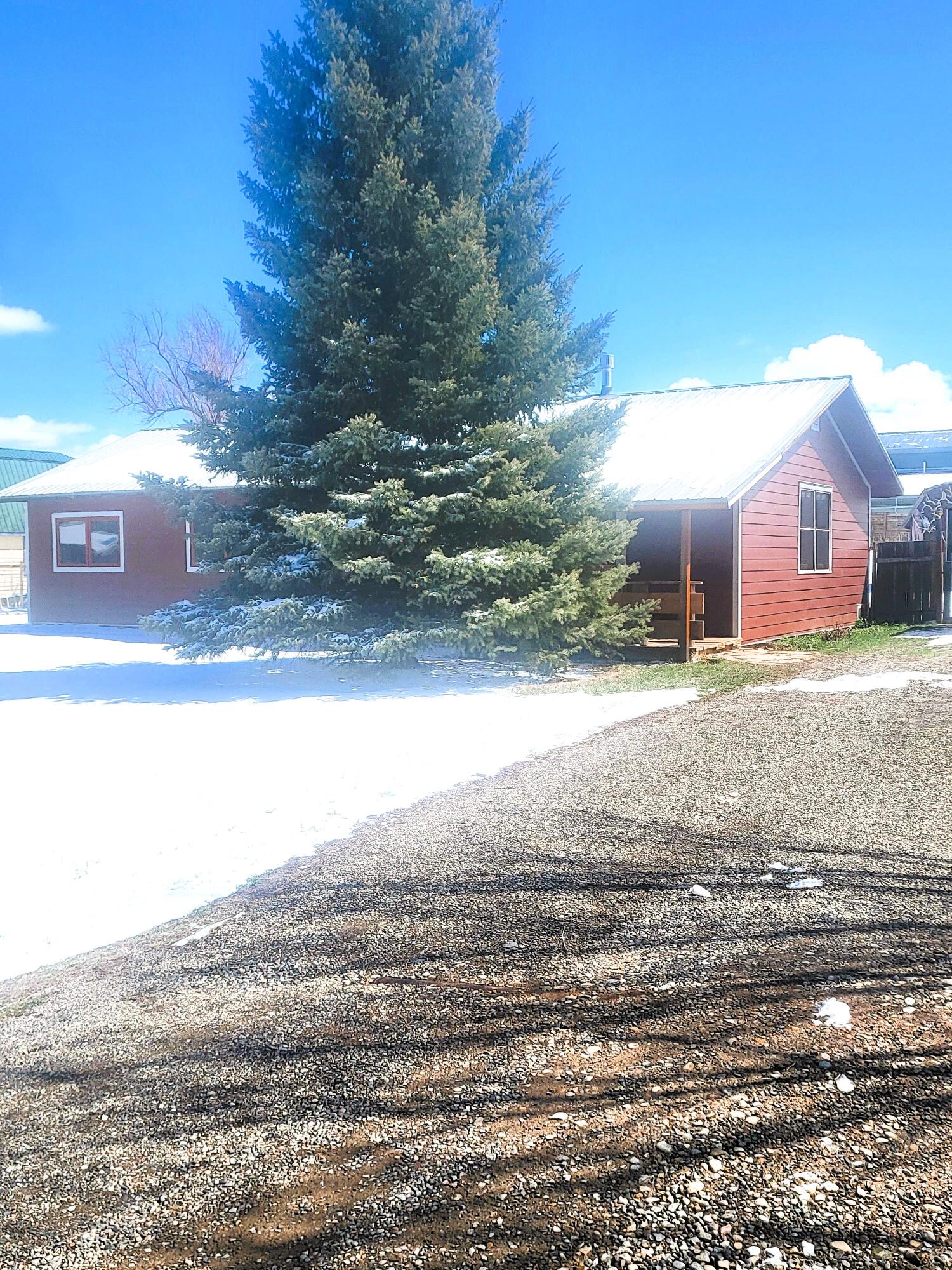 1435 Pine Street Property Photo 6
