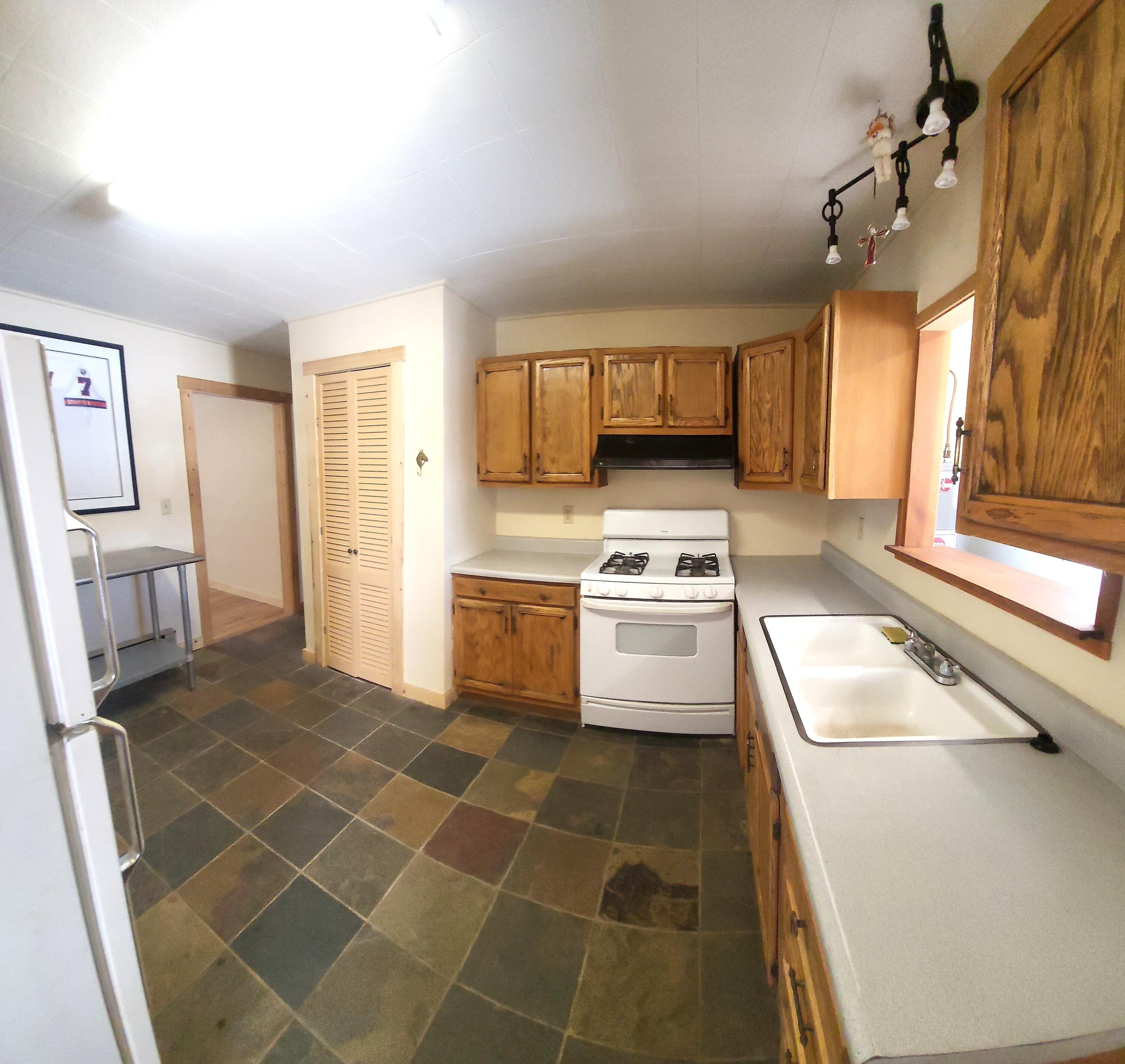 1435 Pine Street Property Photo 18