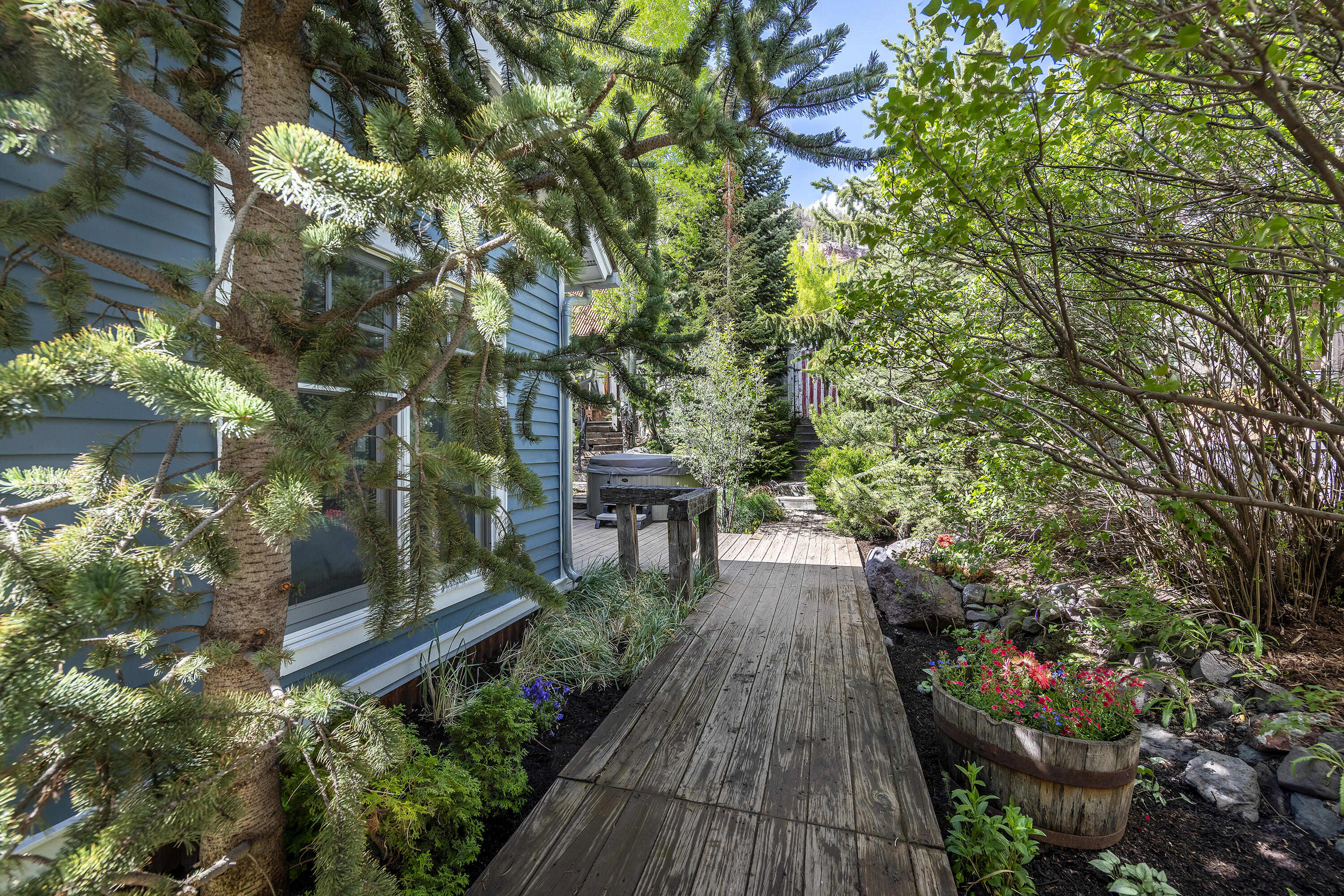 445 Colorado Avenue Property Photo 25