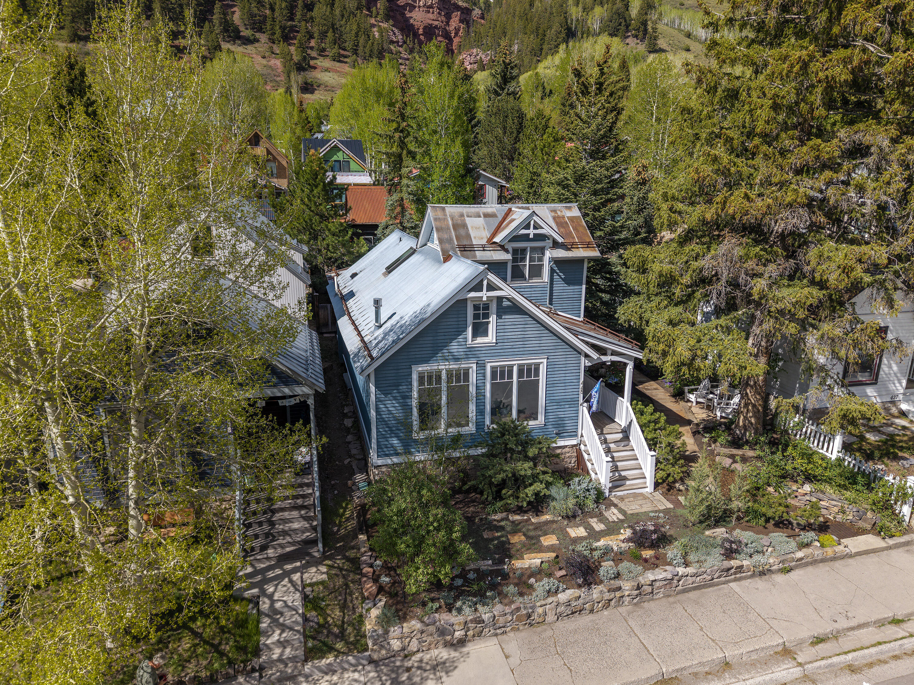 445 Colorado Avenue Property Photo 32