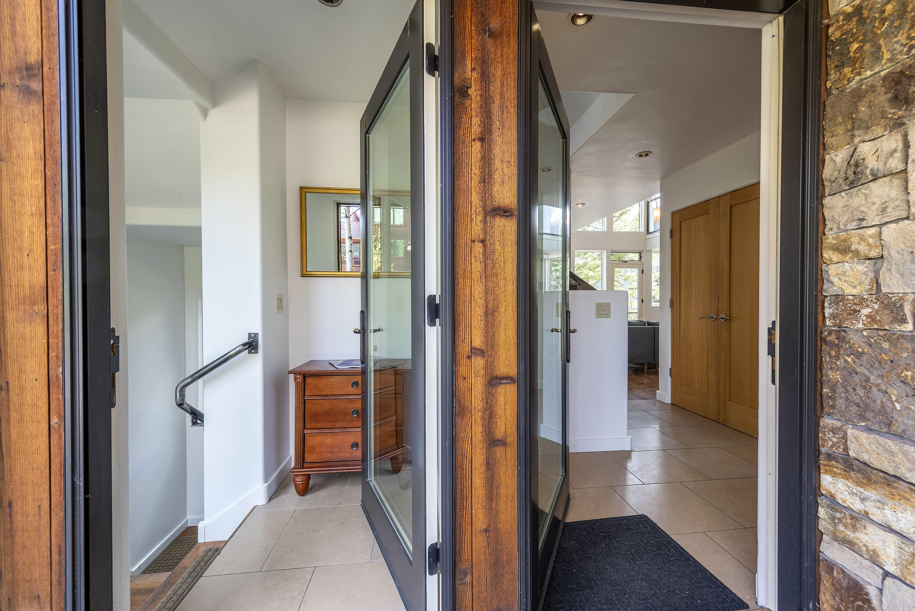 123 Boulders Way Property Photo 3