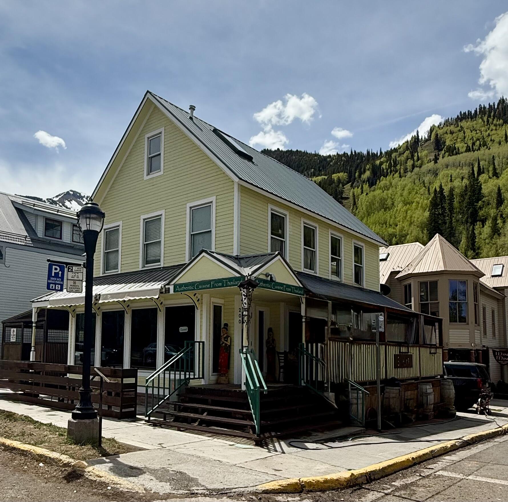 200 Davis Street A,b,c Property Photo 2