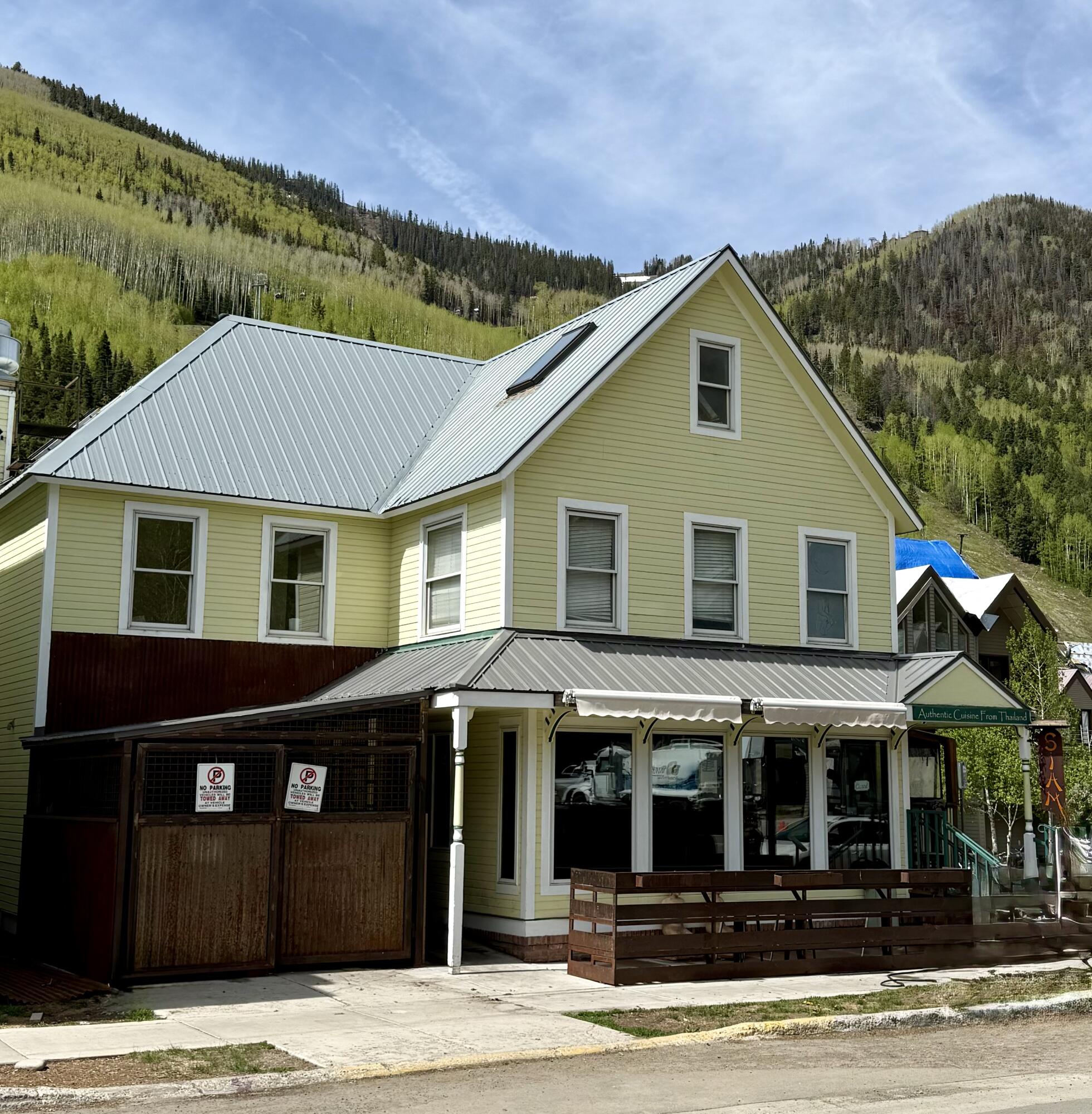 200 Davis Street A,b,c Property Photo 4