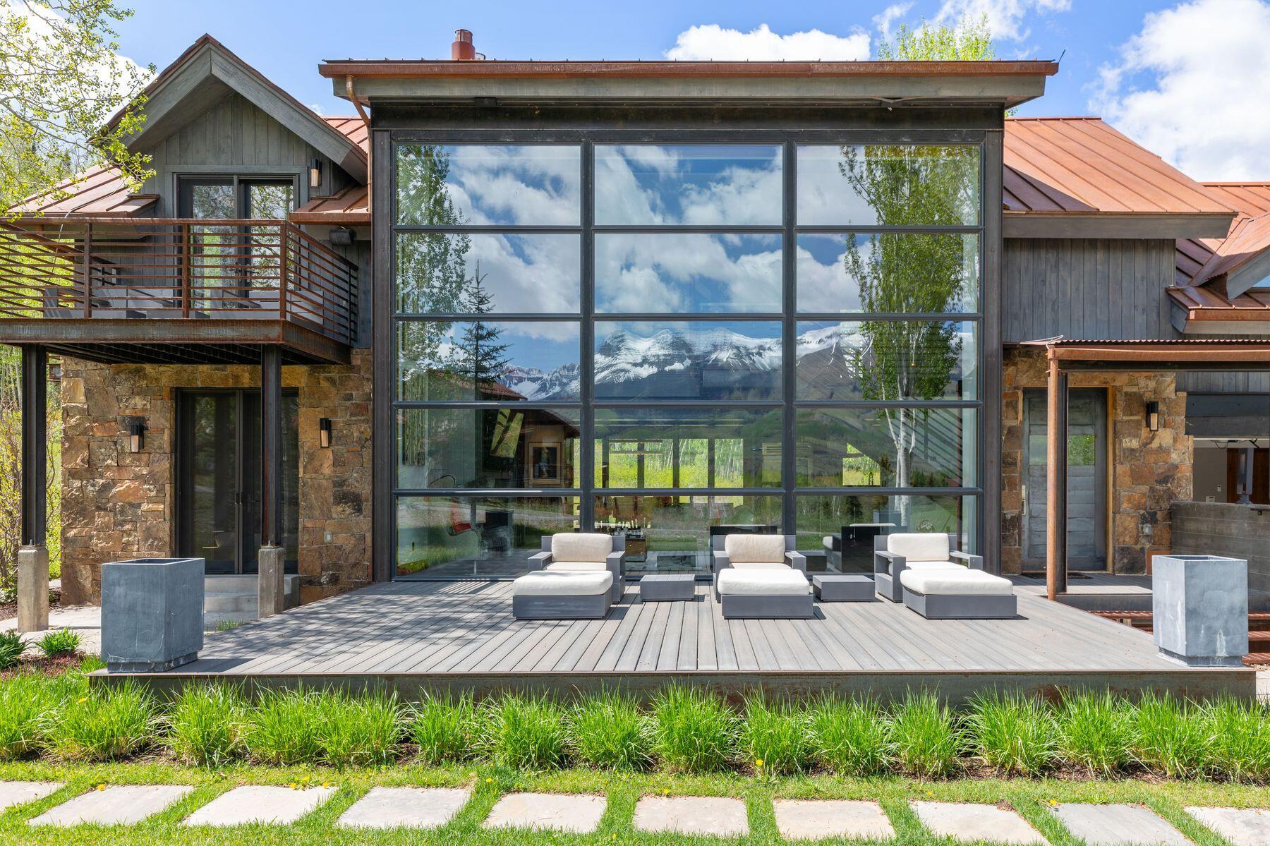 114 Arizona Street Property Photo 1