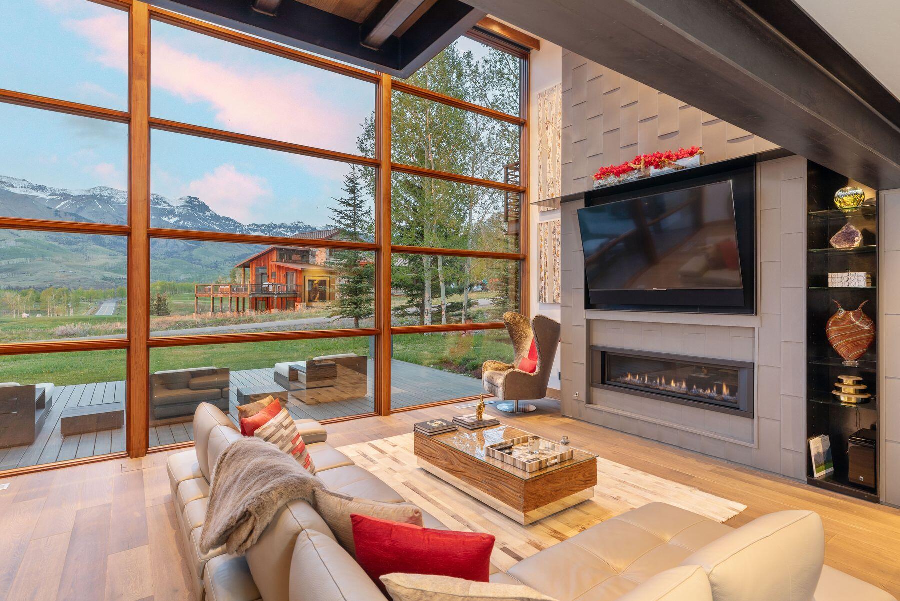 114 Arizona Street Property Photo 3