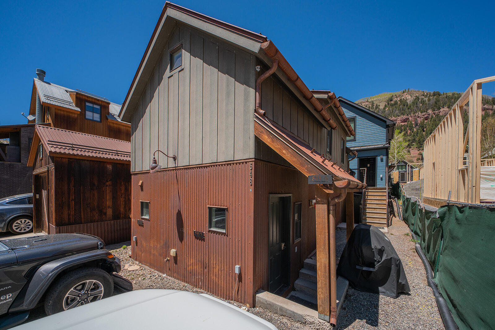 548 Pacific Avenue B Property Photo 1