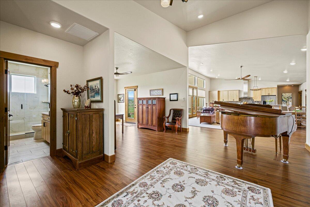 66711 Otter Road Property Photo 10