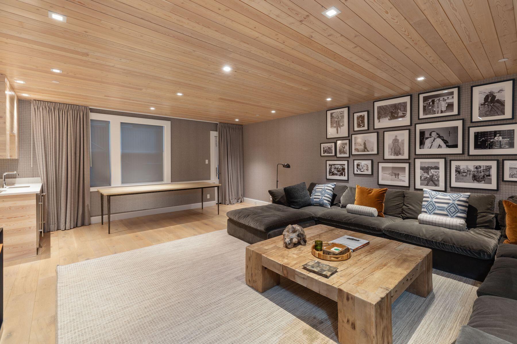 123 S Spruce Street Property Photo 31