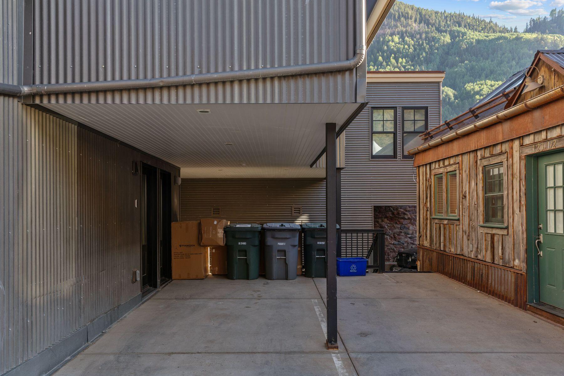123 S Spruce Street Property Photo 43
