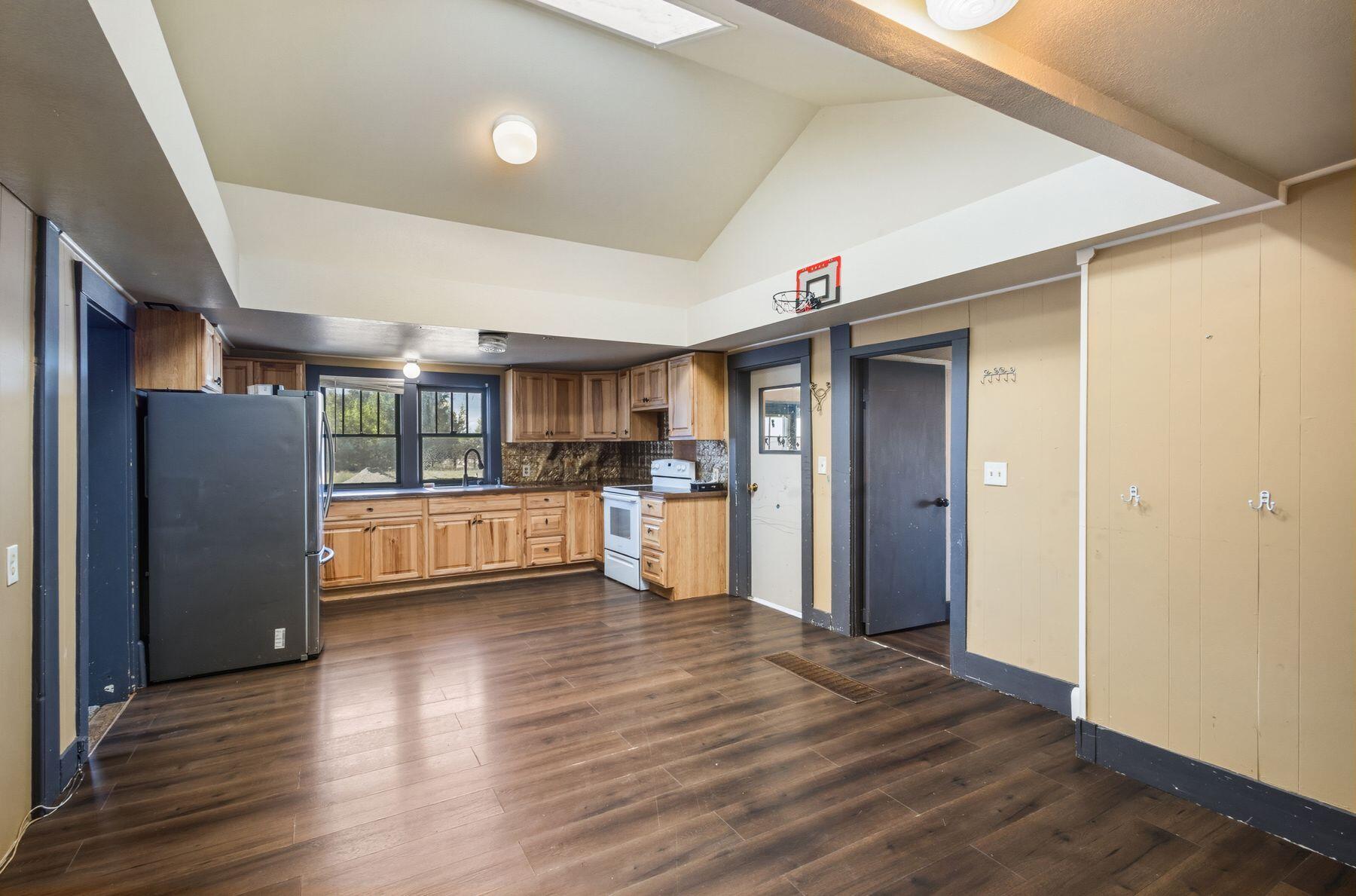 62951 Lasalle Road Property Photo 12