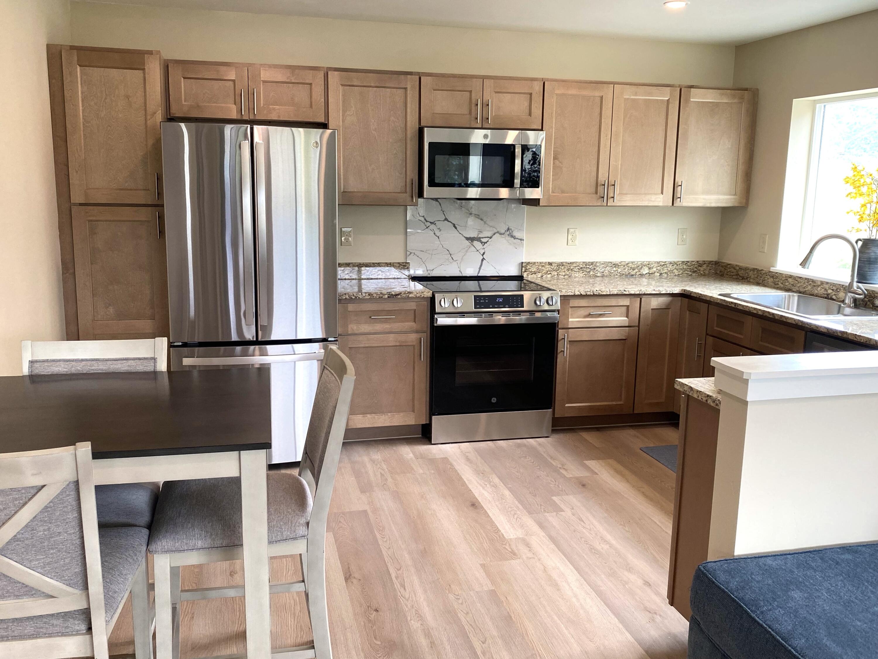 244 Redcliff Drive Property Photo 3