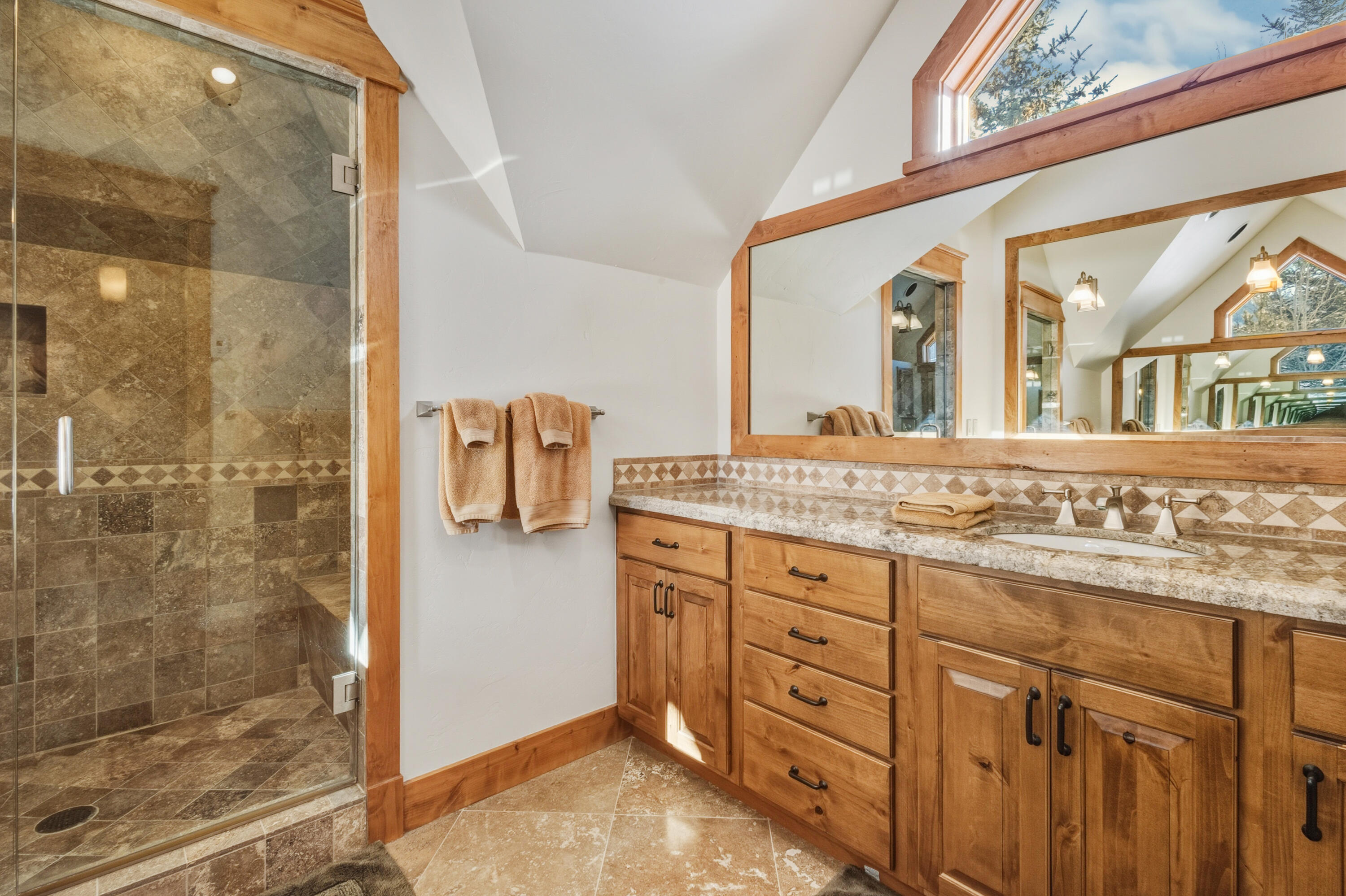 108 Lone Fir Lane Property Photo 33