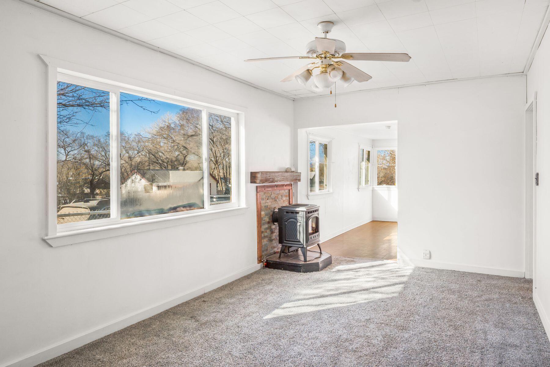 690 Grape Street Property Photo 5