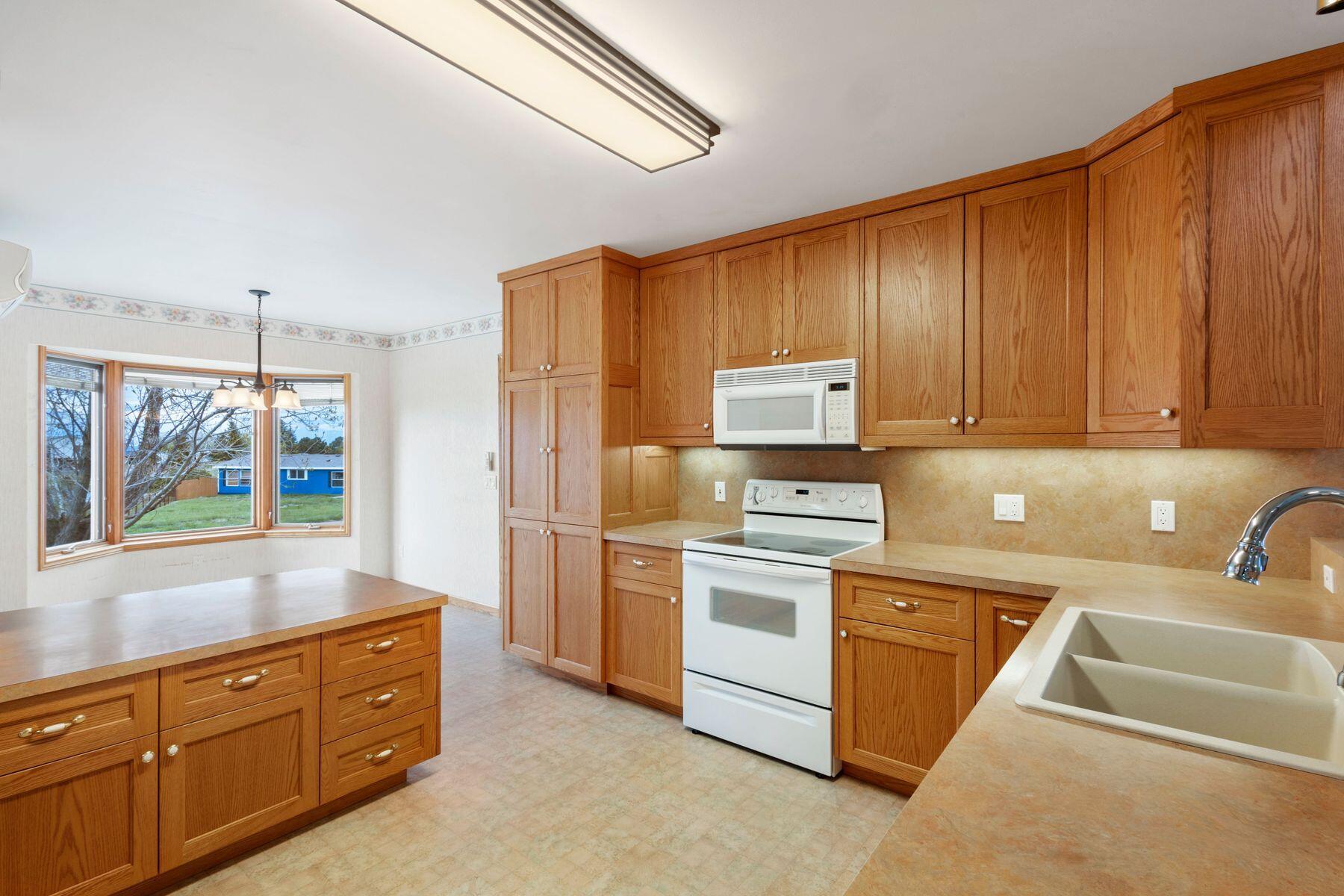 112 Buckboard Drive Property Photo 4
