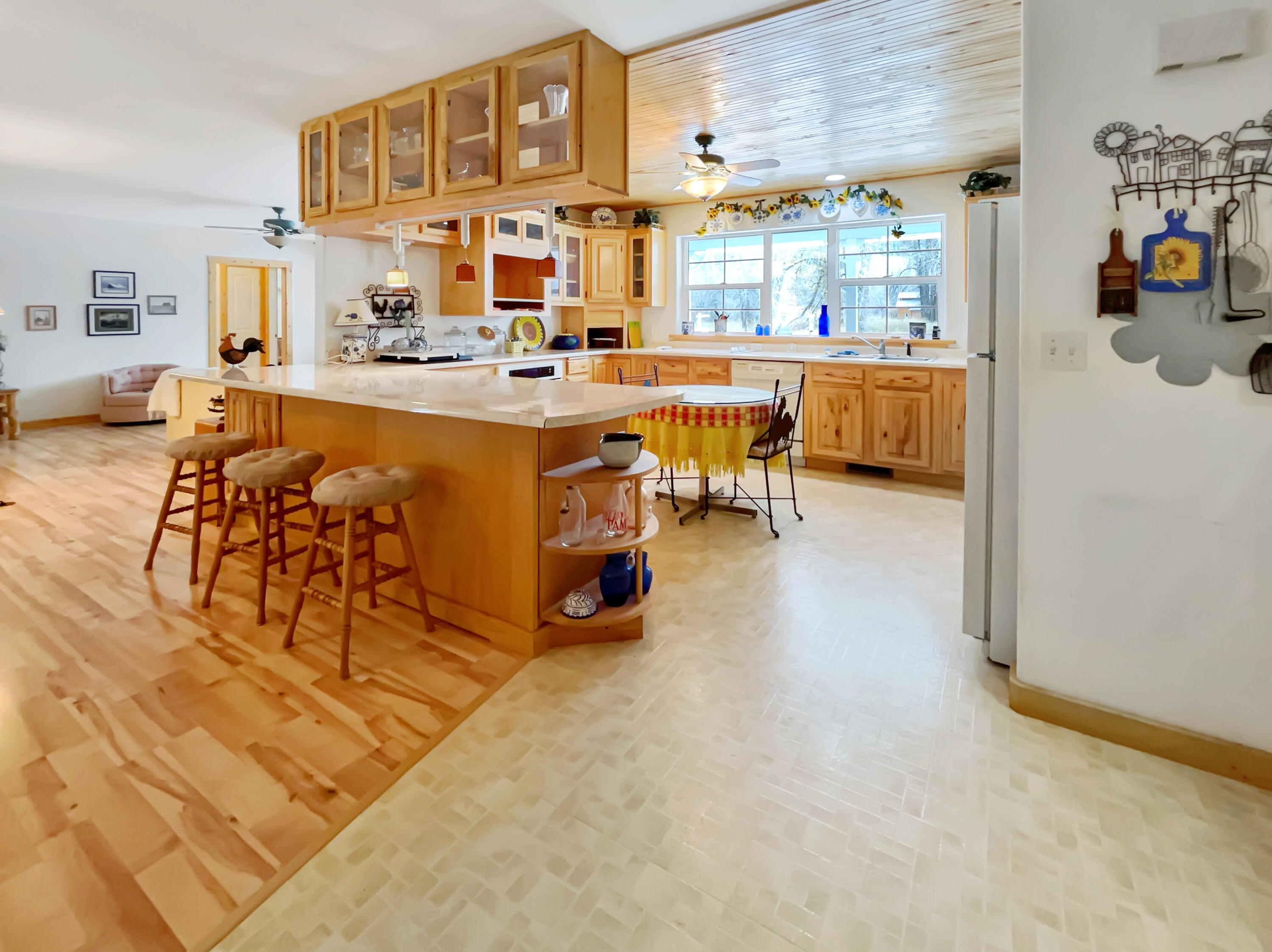 25075 Road 38.1 Property Photo 6