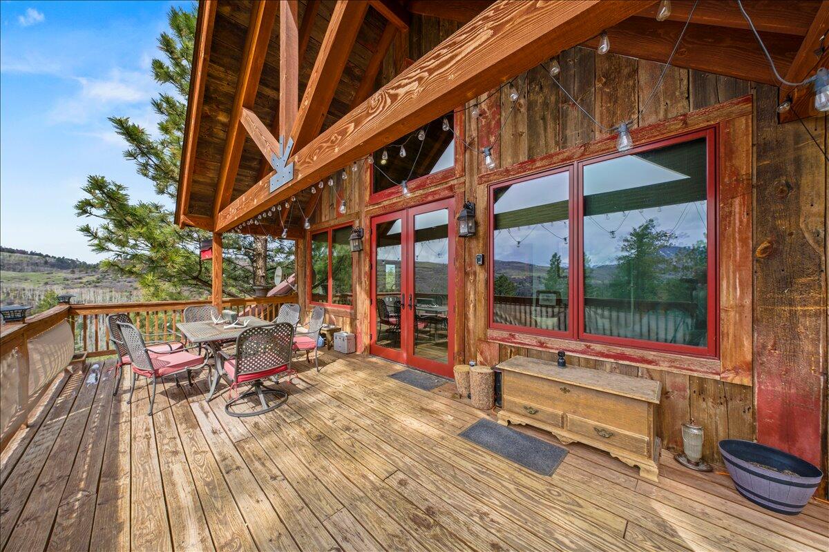 1685 Green Meadows Lane Property Photo 2