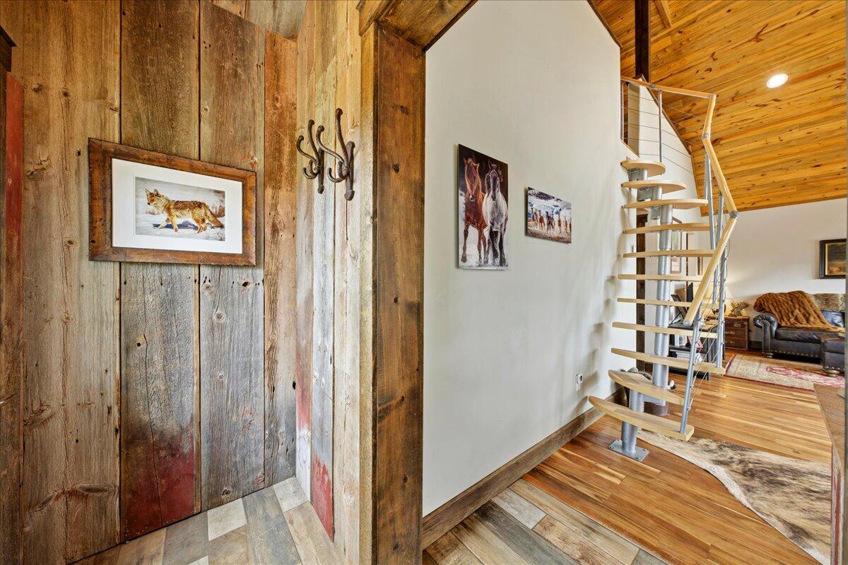 1685 Green Meadows Lane Property Photo 12