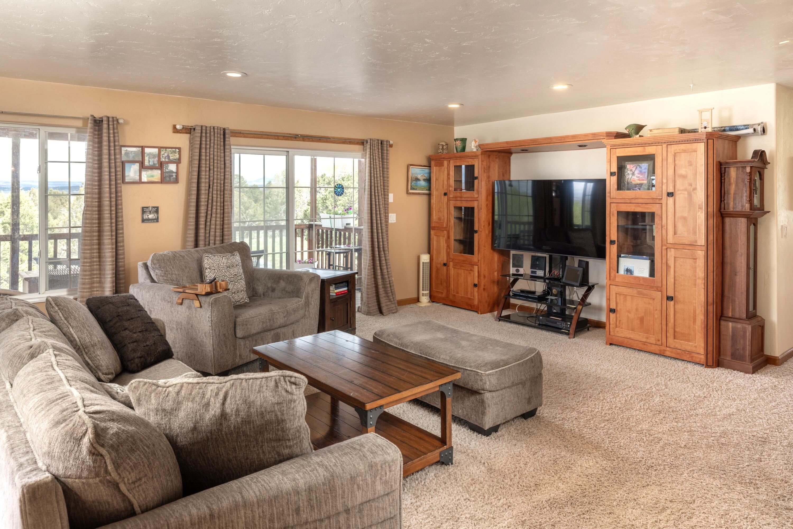 90 Spruce Drive Property Photo 7