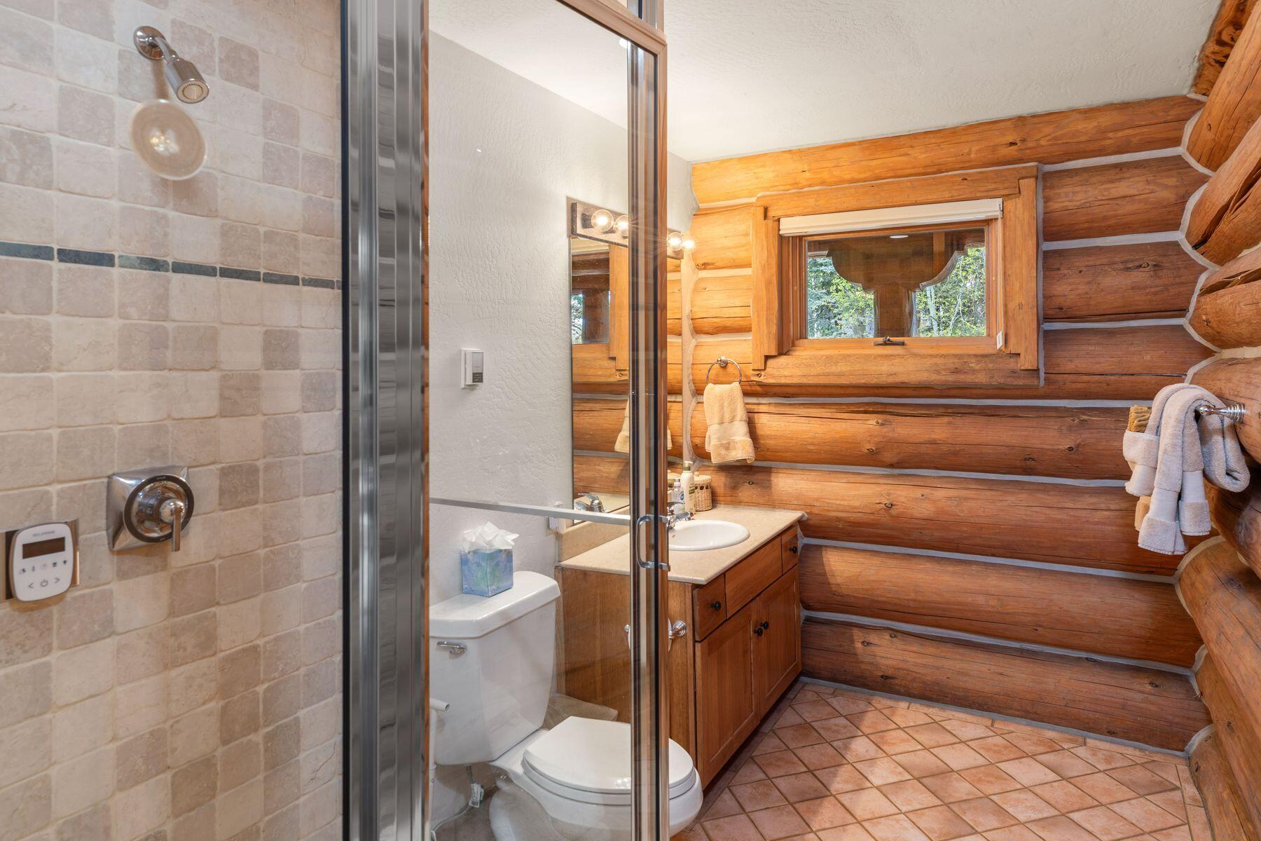 237 Benchmark Drive, H Property Photo 10