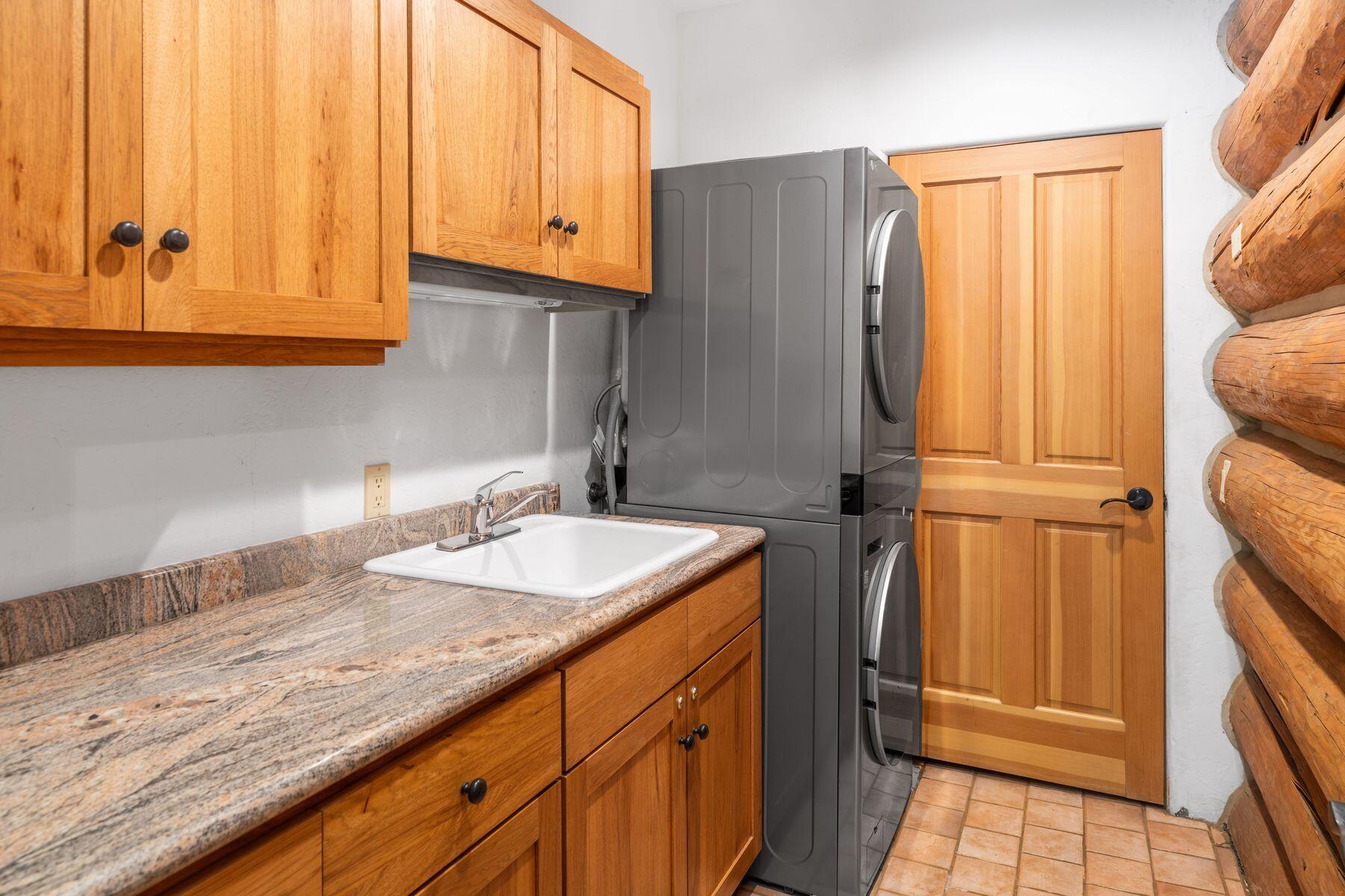 237 Benchmark Drive, H Property Photo 15