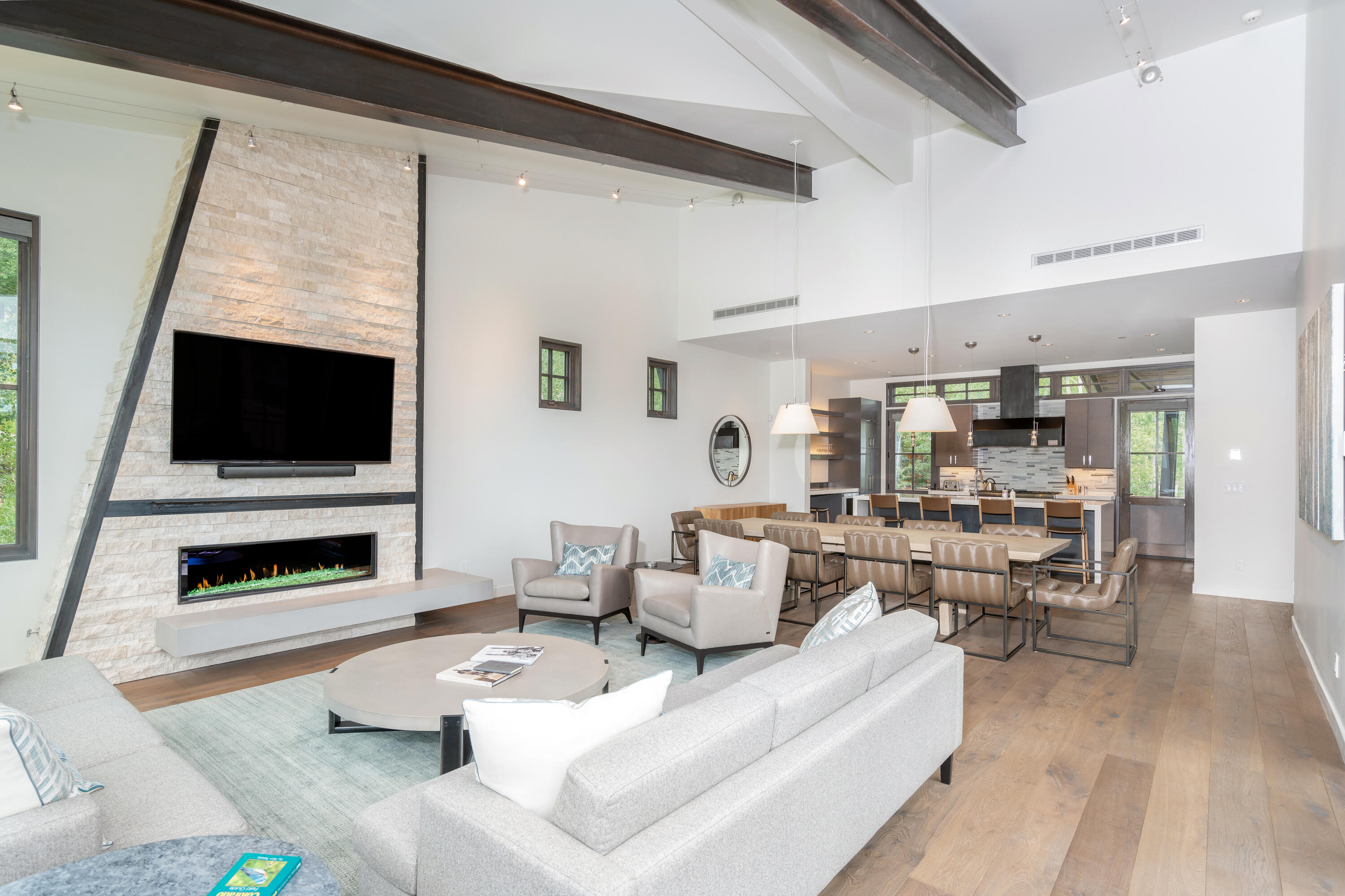 137 Vischer Drive Property Photo 5