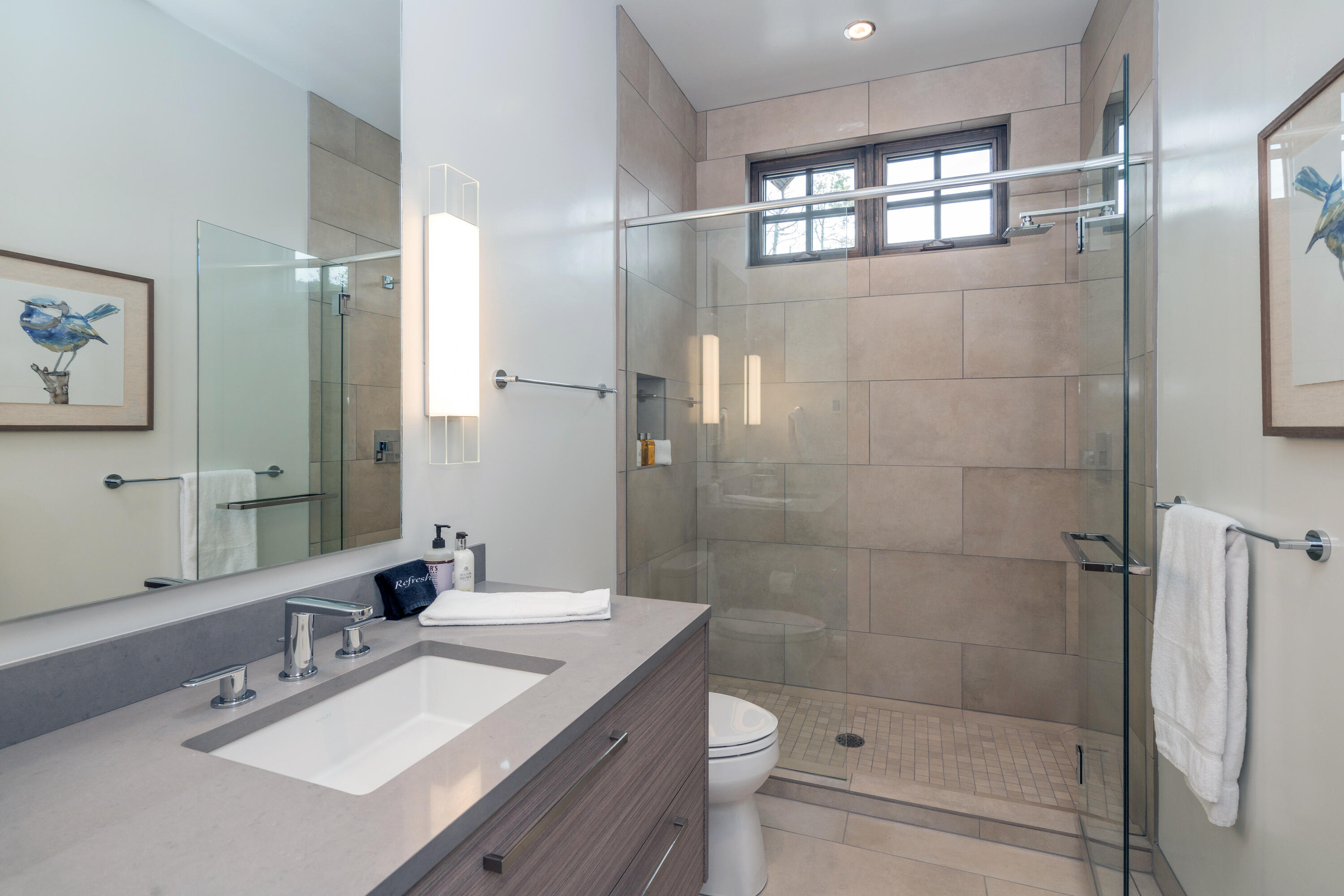 137 Vischer Drive Property Photo 16