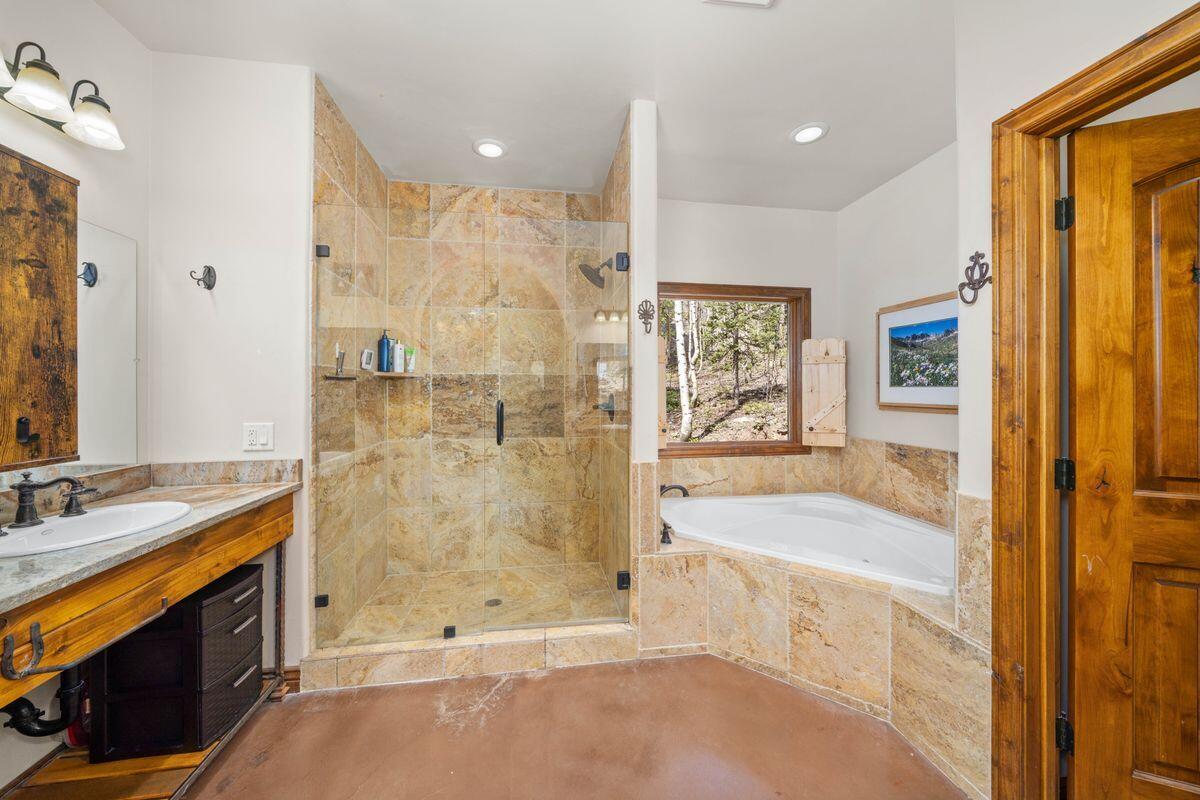 3543 Million Dollar Highway Property Photo 33