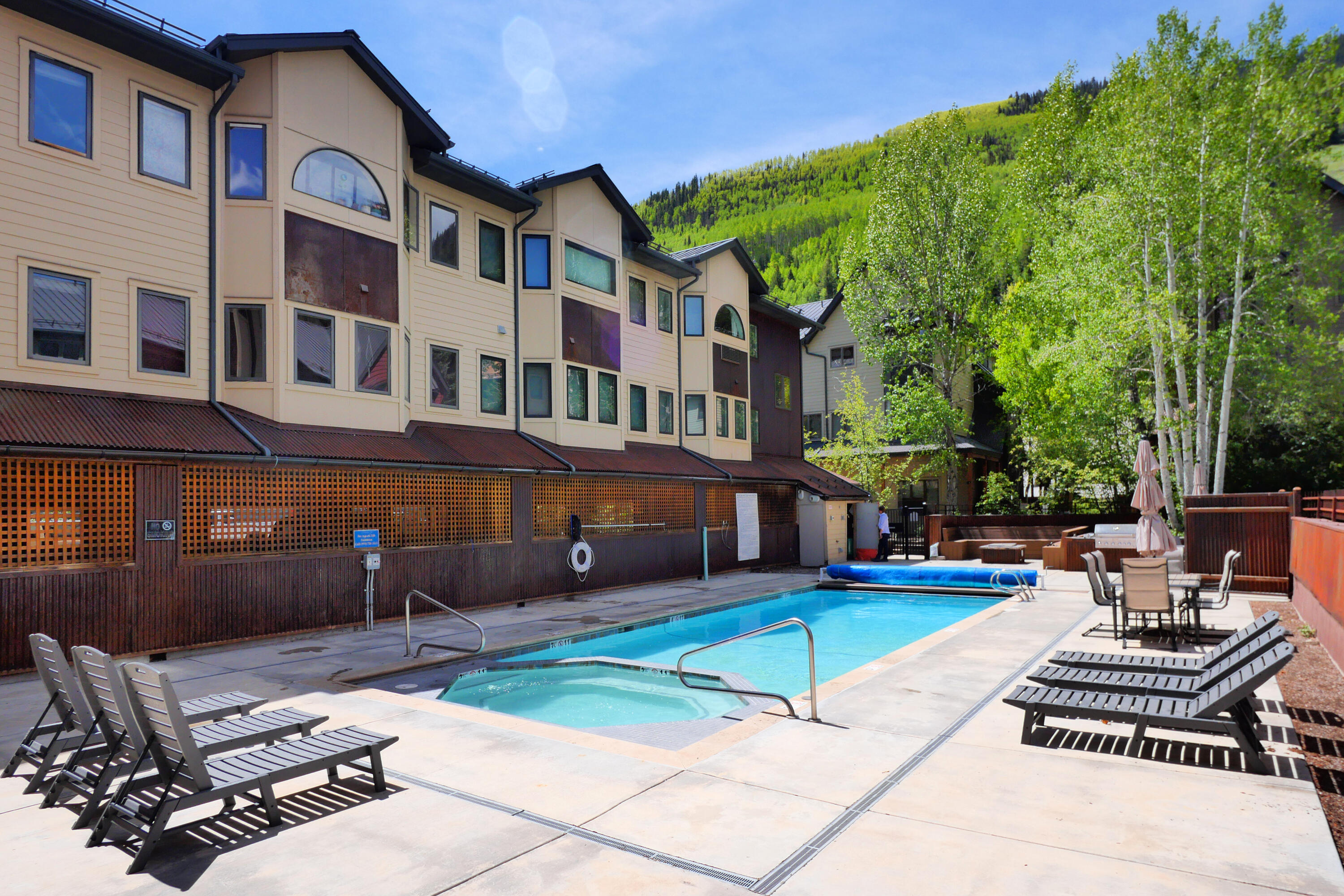 280 Mahoney Drive Property Photo 22