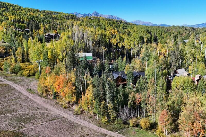 127 Hang Glider Drive Property Photo 3
