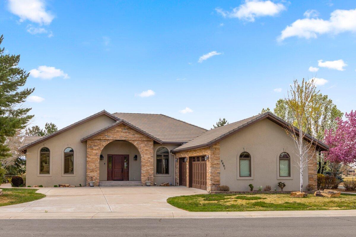 2691 Red Cliff Circle Property Photo 1