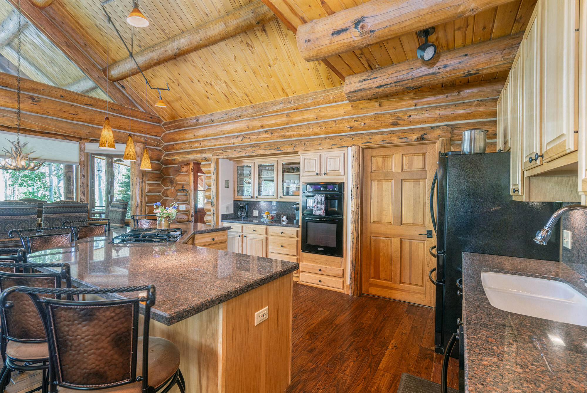 47 High Noon Property Photo 4