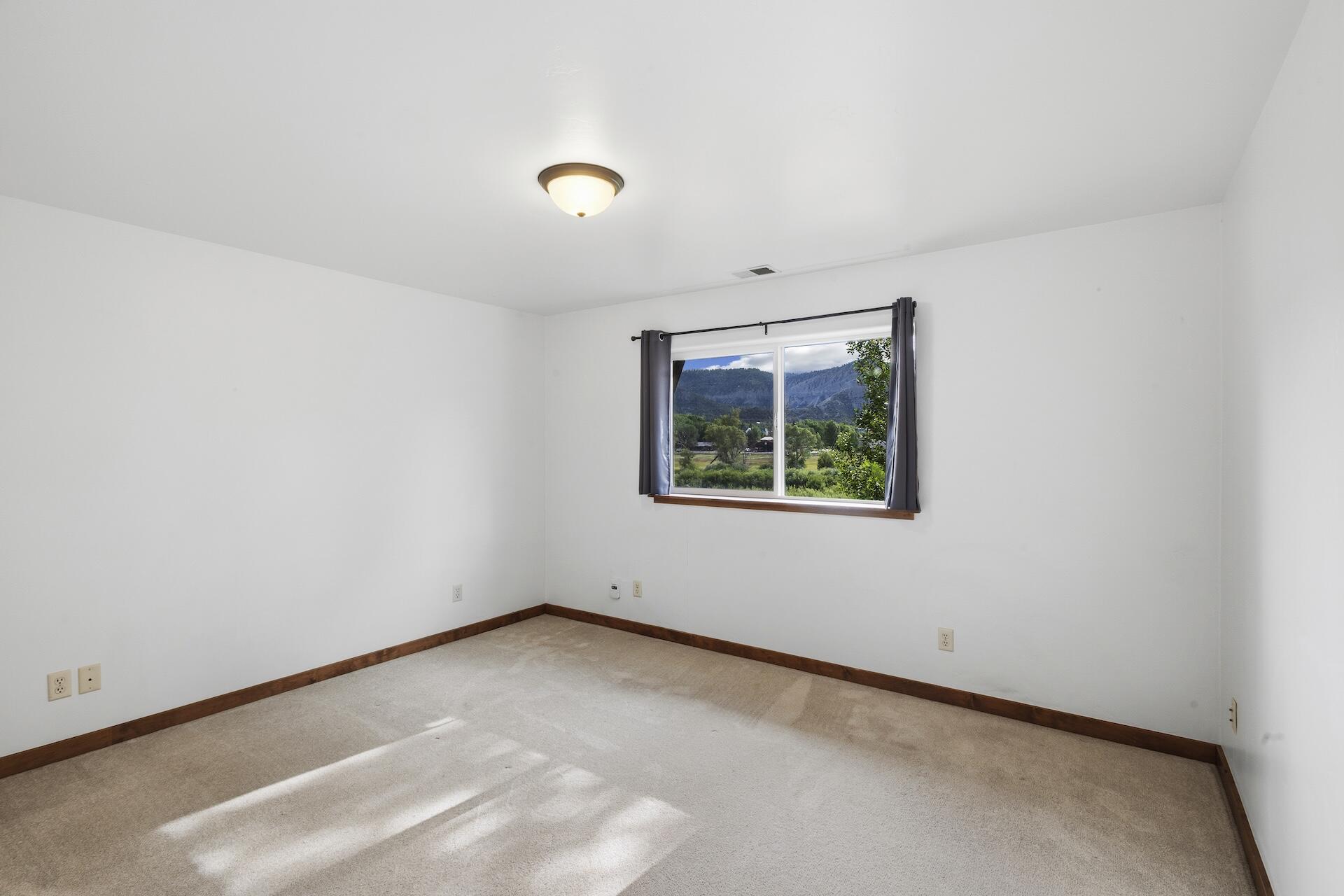 550 Redcliff Circle Property Photo 11