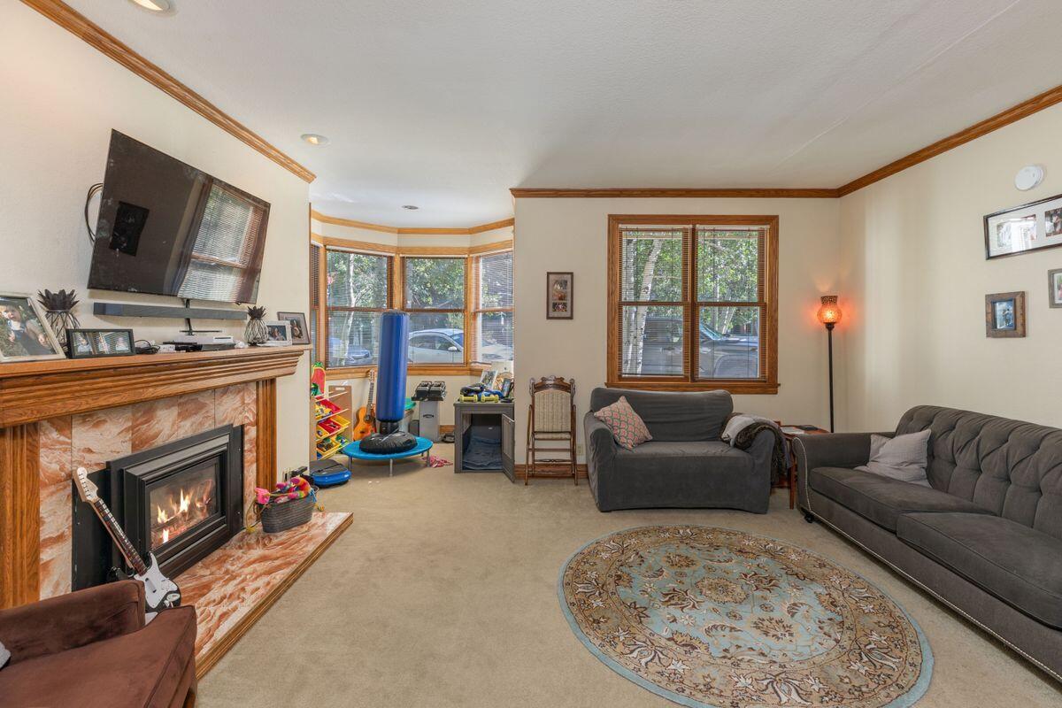746 W Prospect Avenue Property Photo 7