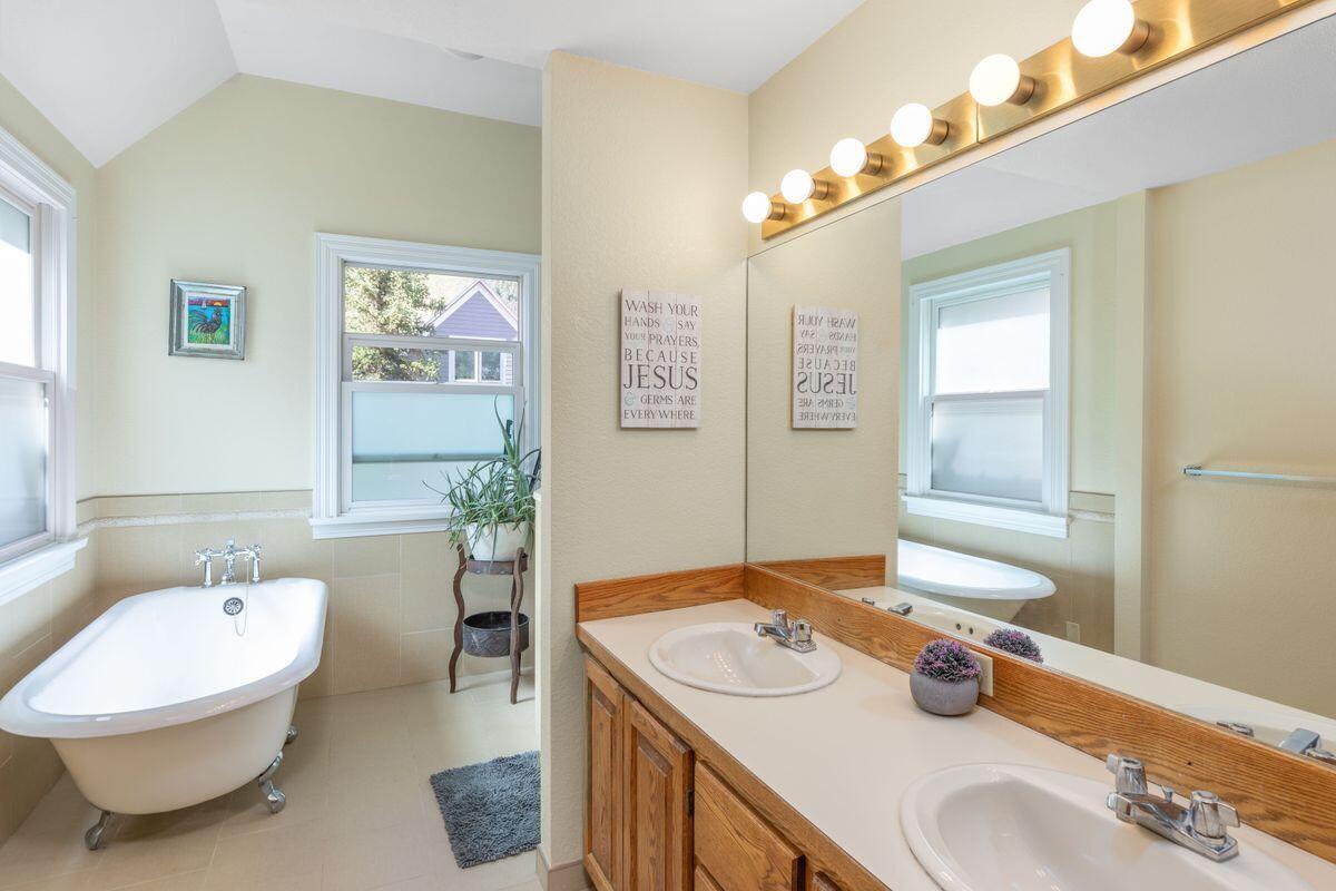 746 W Prospect Avenue Property Photo 9