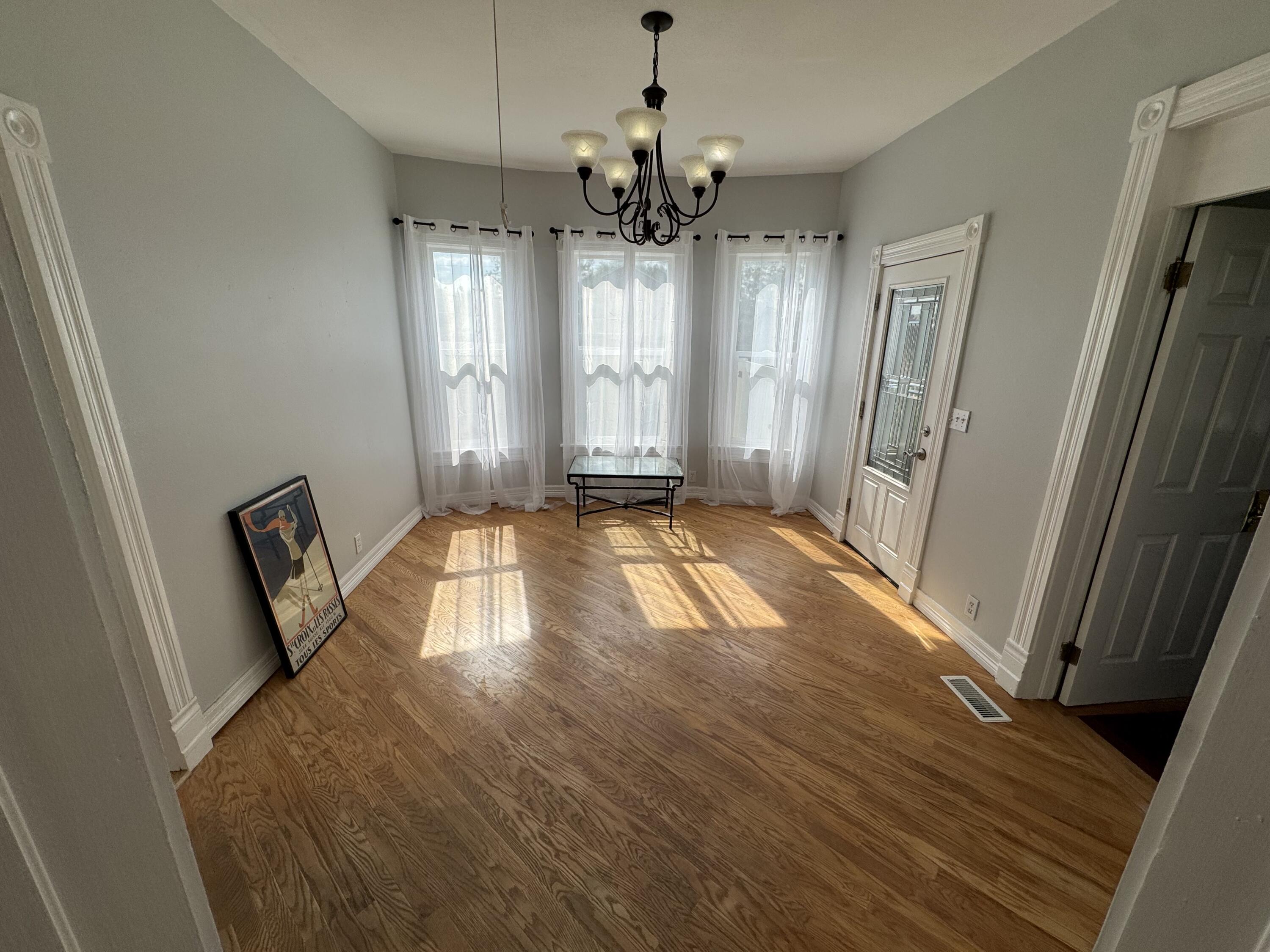 1310 Summit Street Property Photo 4
