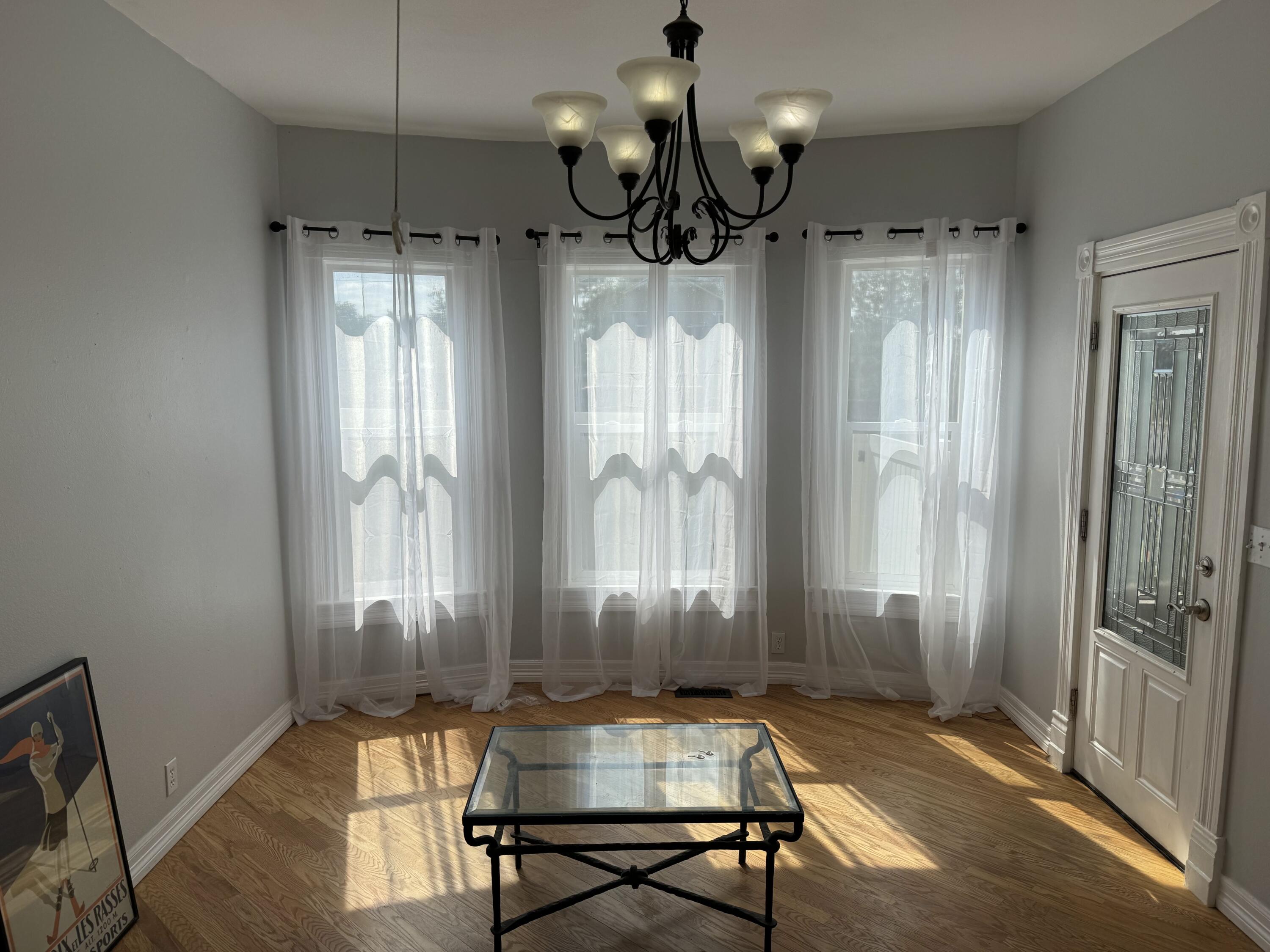 1310 Summit Street Property Photo 6