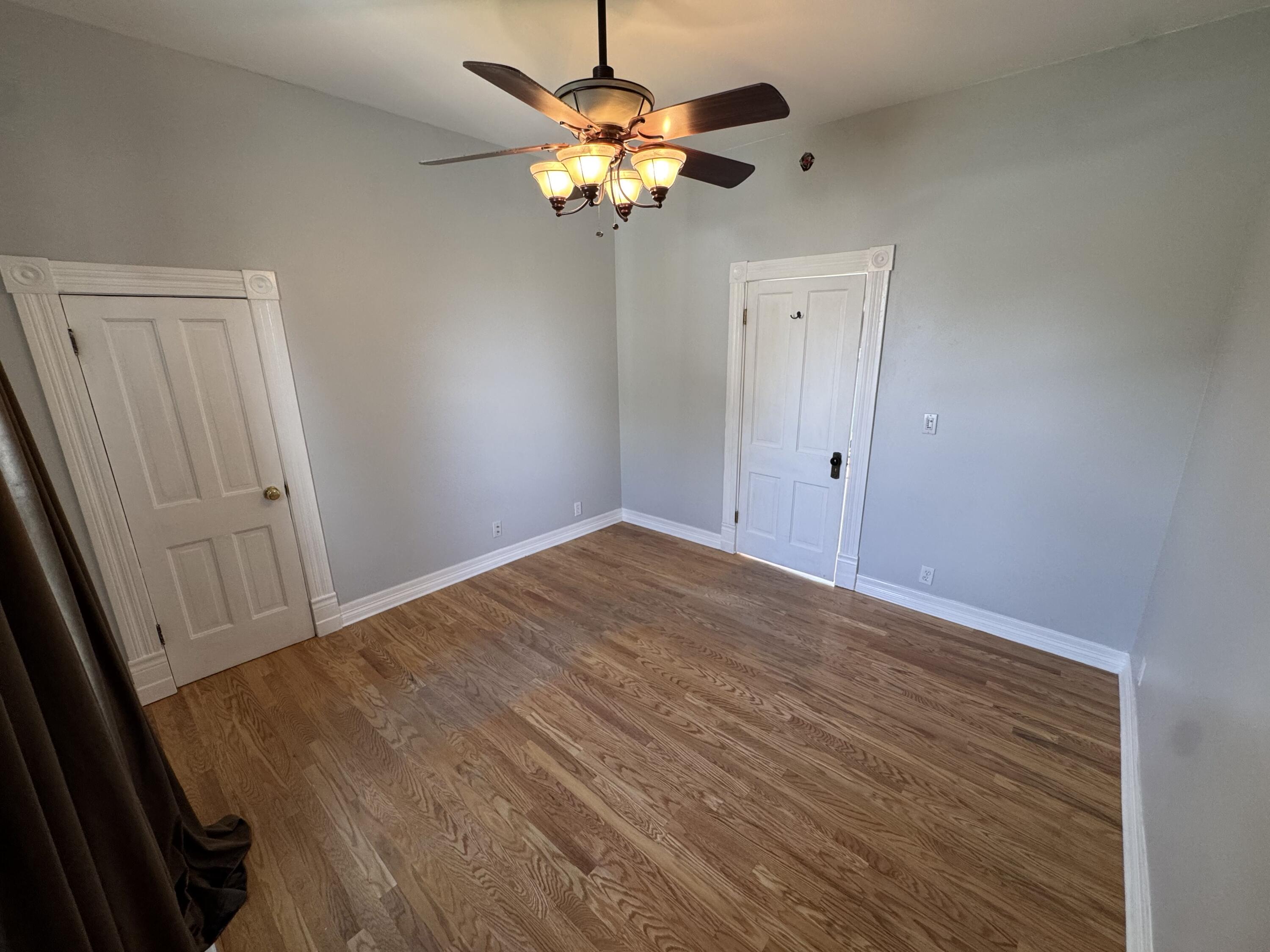 1310 Summit Street Property Photo 15