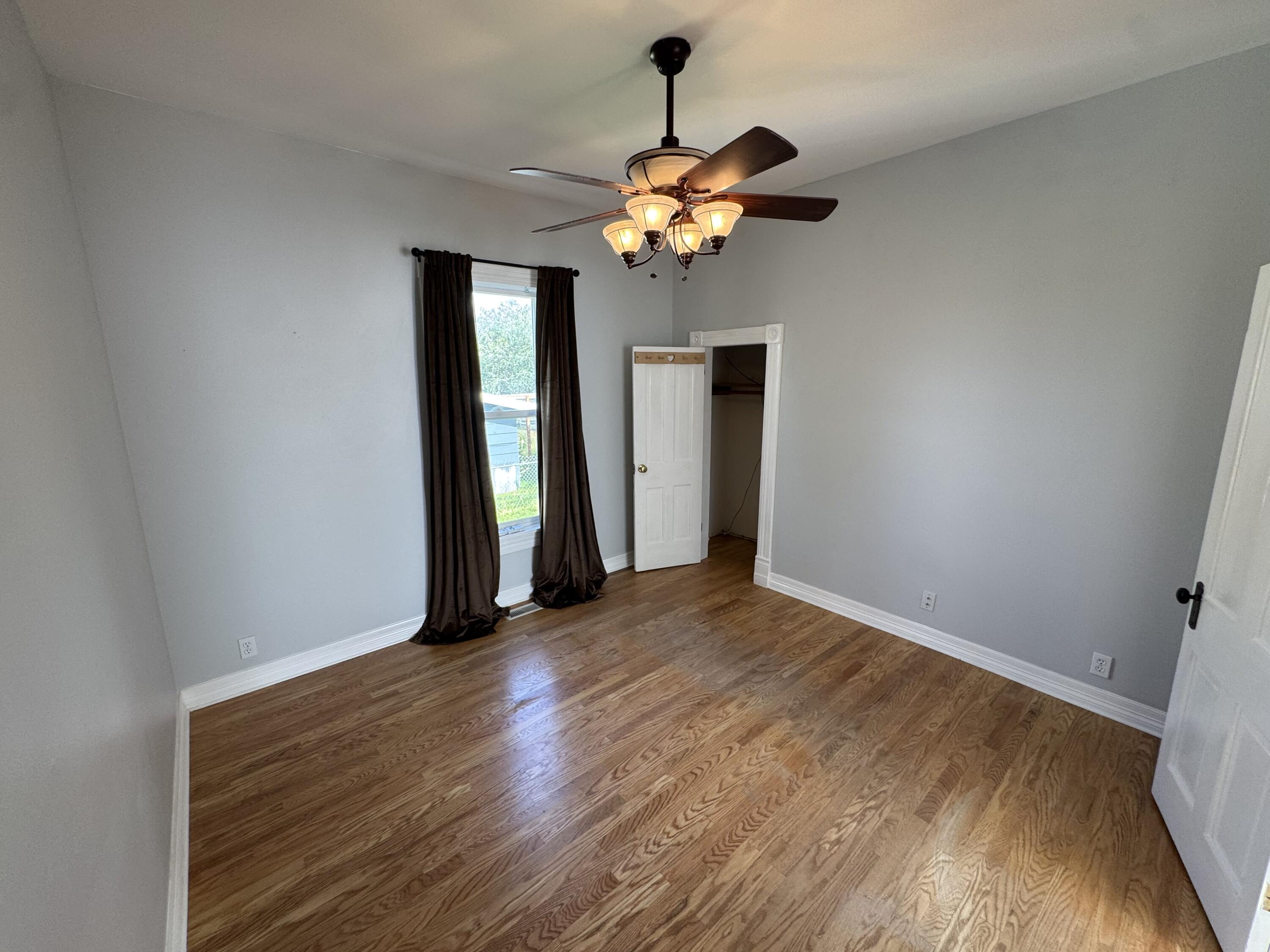 1310 Summit Street Property Photo 16