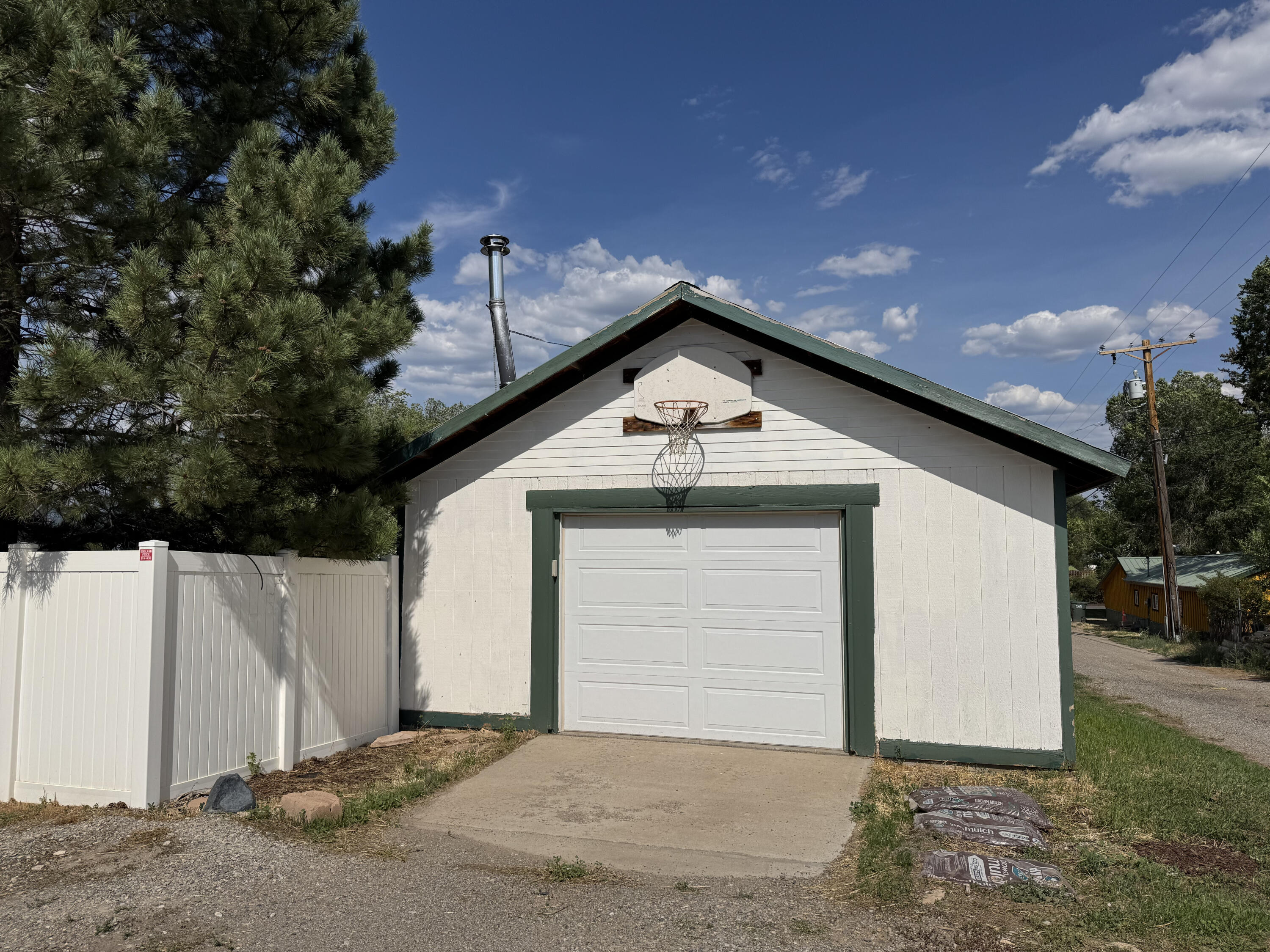 1310 Summit Street Property Photo 34