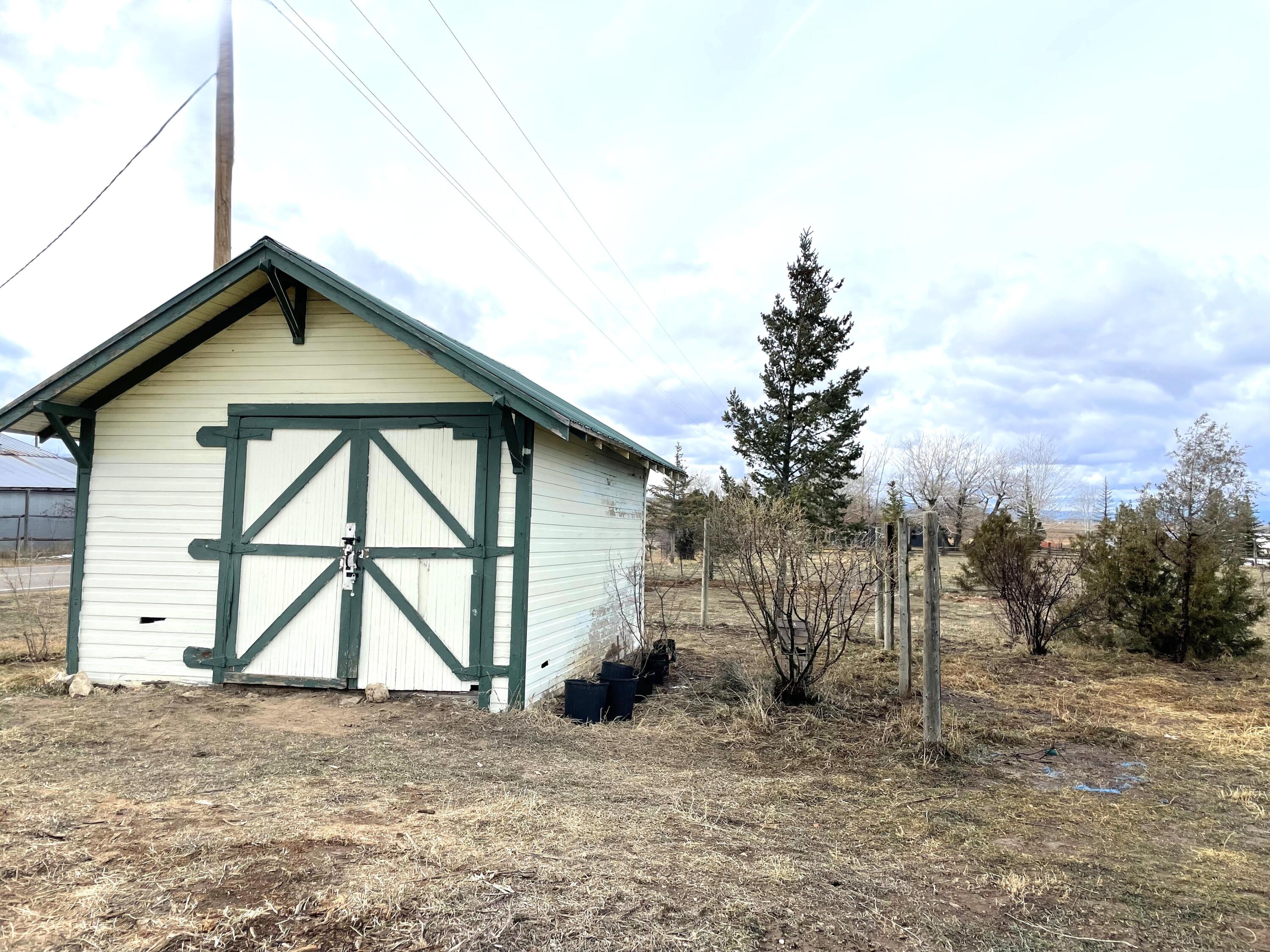 39588 Highway 145 Property Photo 8