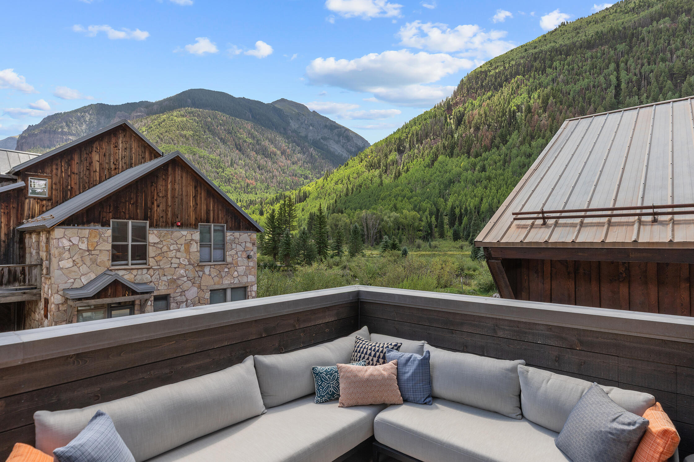 150 E Pacific Avenue 202 Property Photo 16