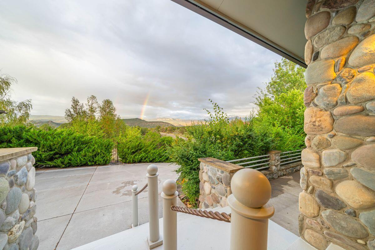 1040 Golden Eagle Trail Property Photo 11