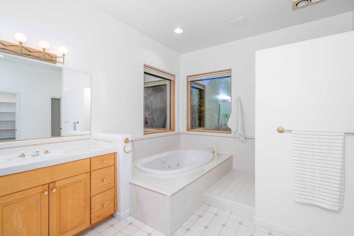 1040 Golden Eagle Trail Property Photo 40