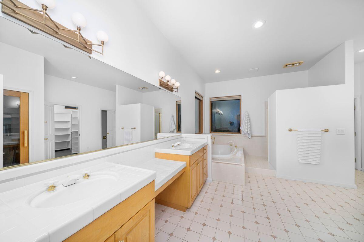 1040 Golden Eagle Trail Property Photo 42