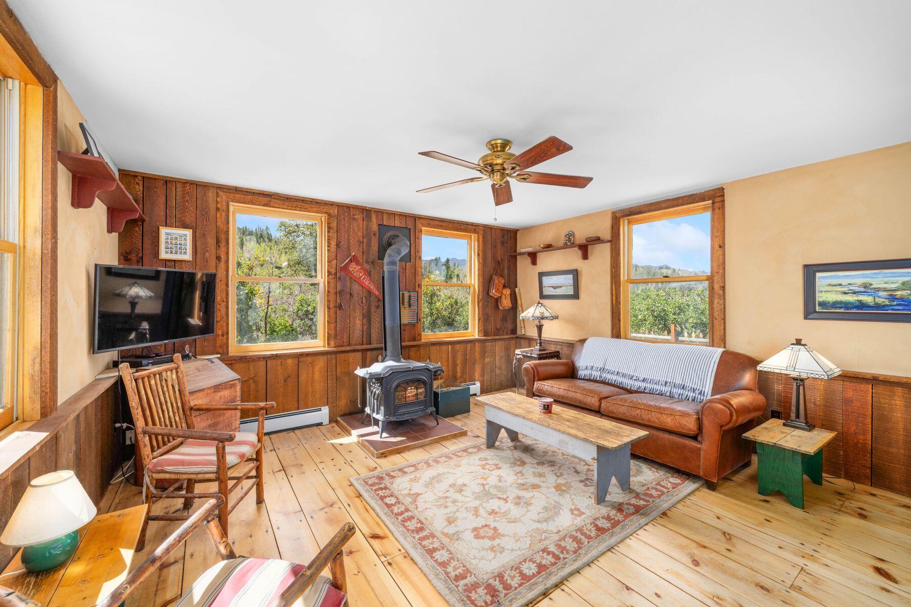 1100 Aspen Drive Property Photo 7