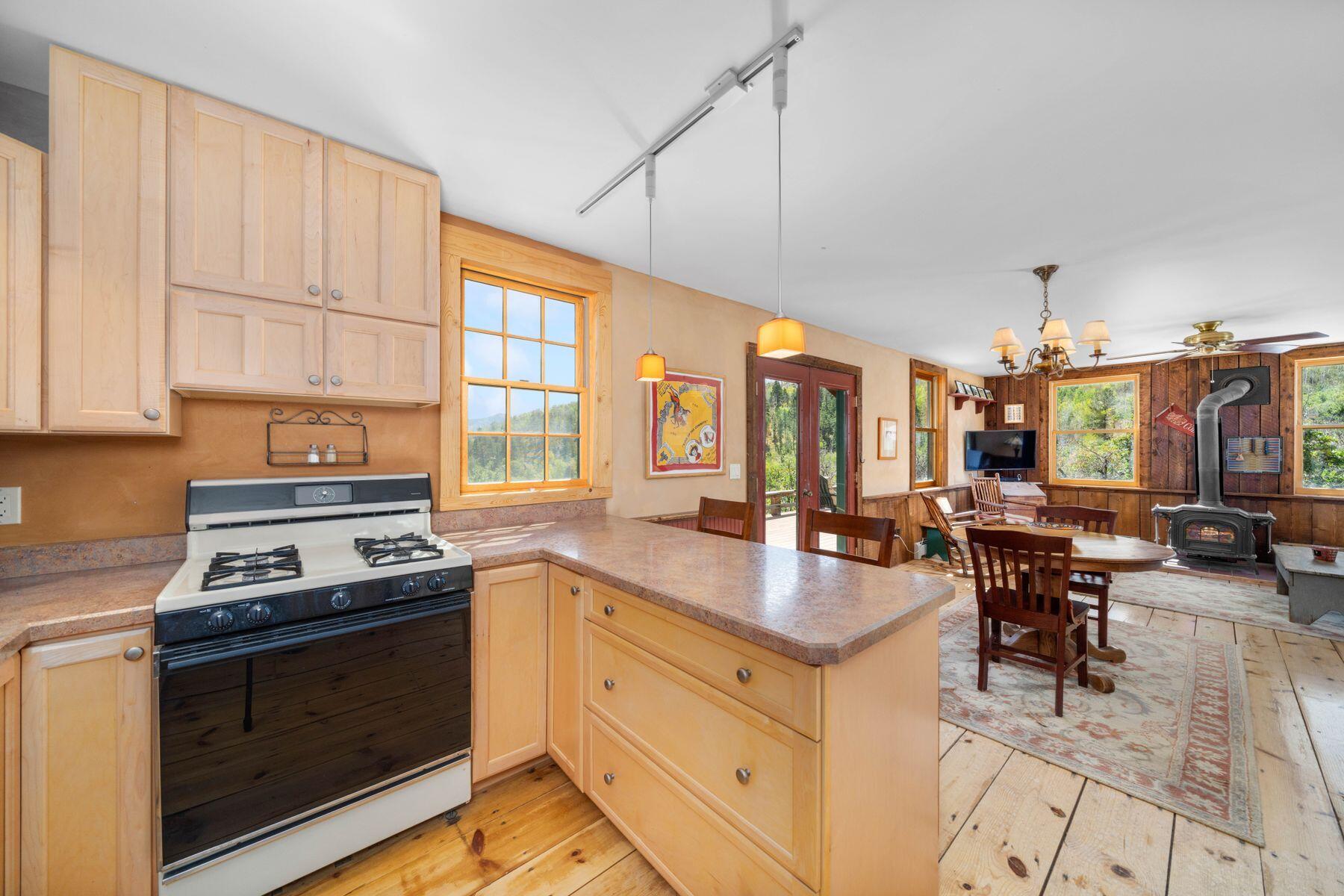 1100 Aspen Drive Property Photo 12