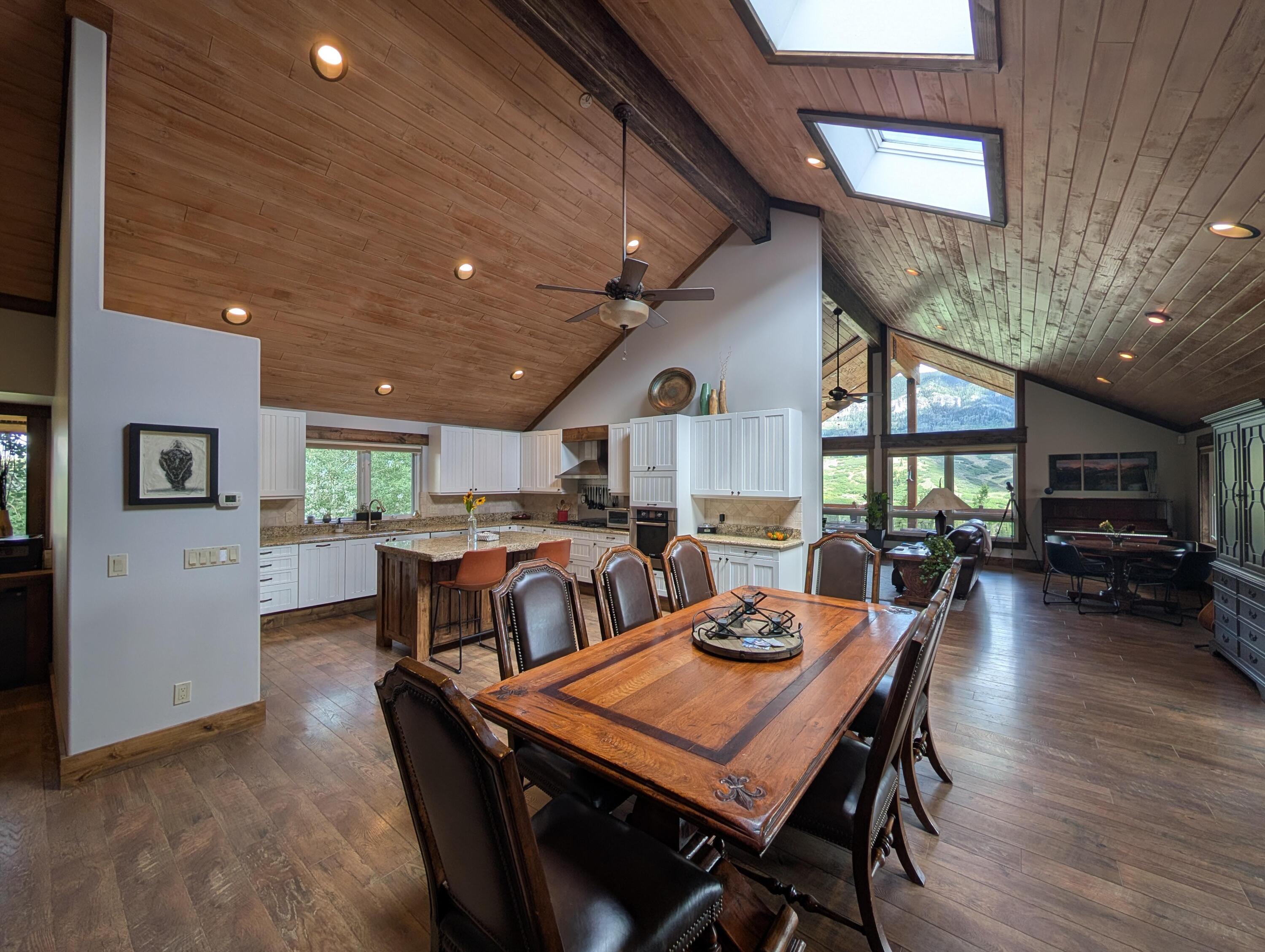 684 Falcon Way Property Photo 17